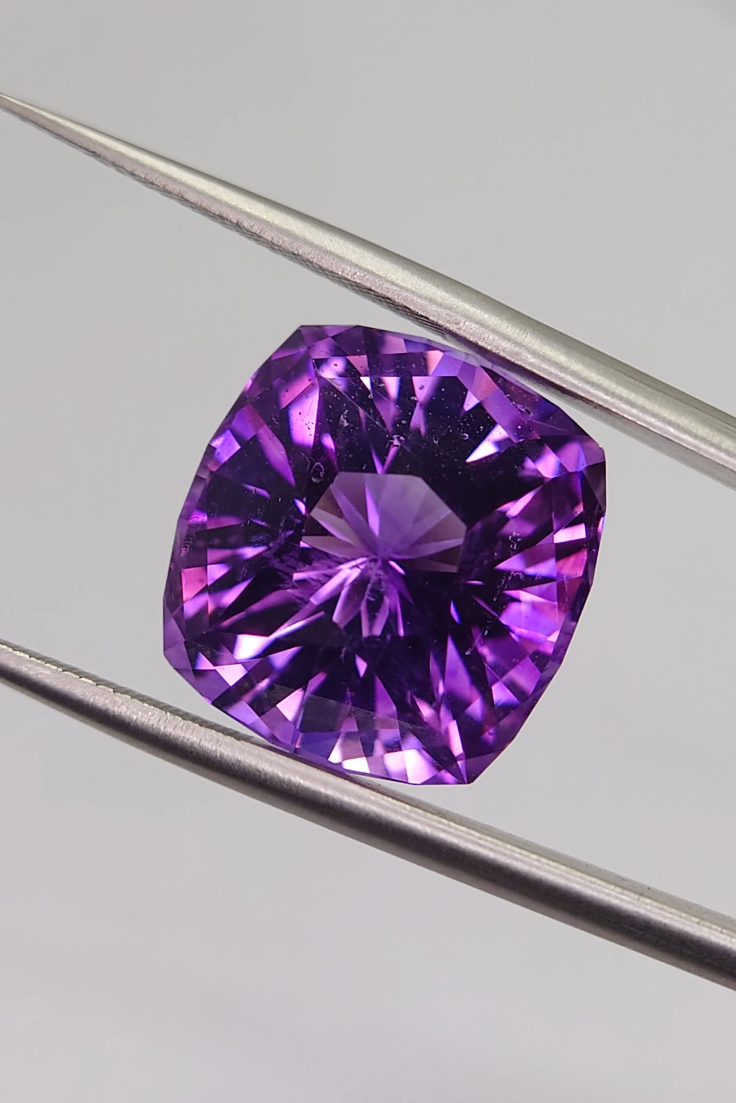 11.5ct Natural Modified Brilliant Cushion Cut Amethyst from Nigeria — view 3