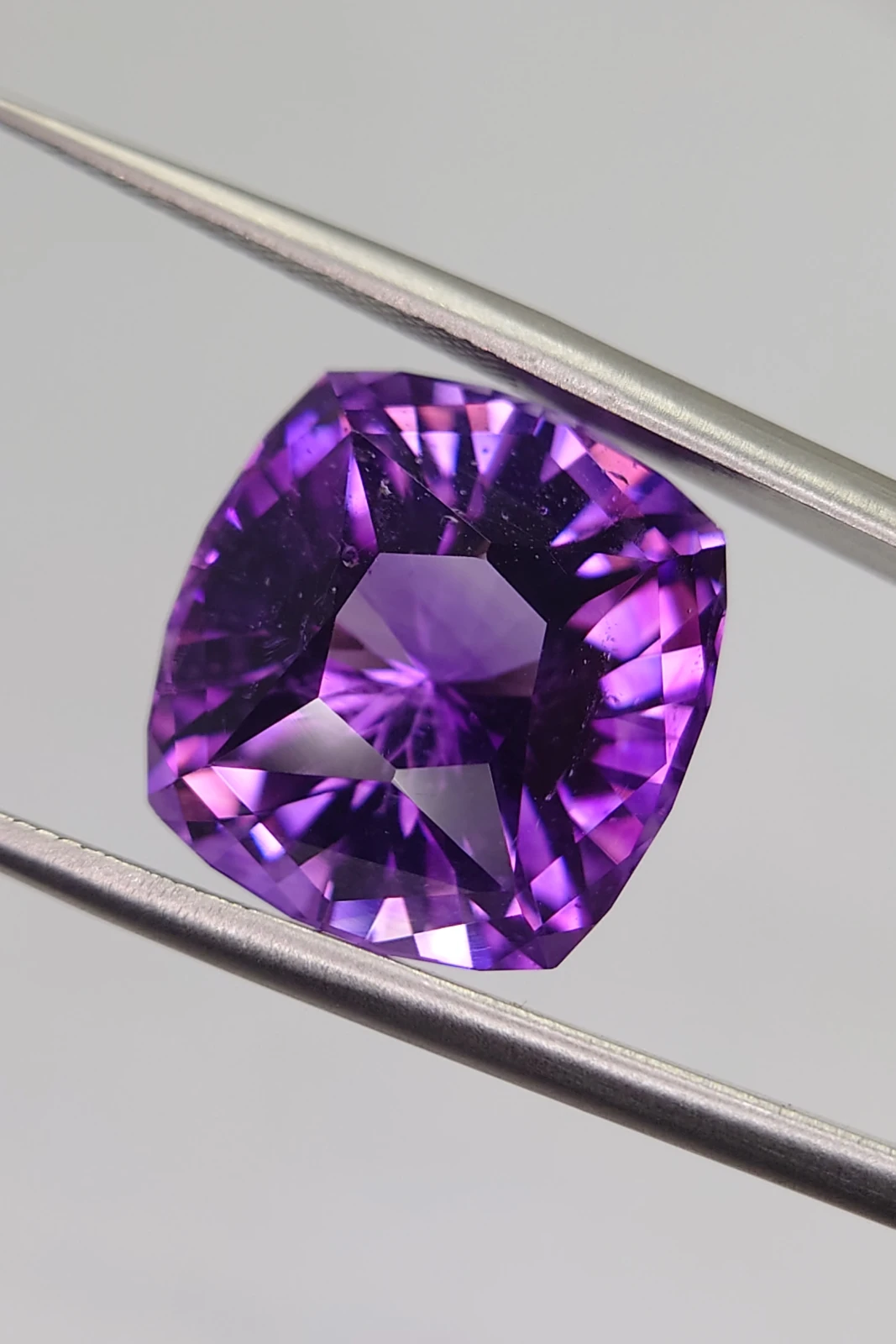 11.5ct Natural Modified Brilliant Cushion Cut Amethyst from Nigeria — view 4