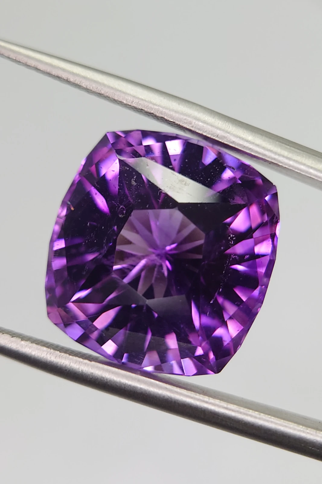 11.5ct Natural Modified Brilliant Cushion Cut Amethyst from Nigeria — view 5