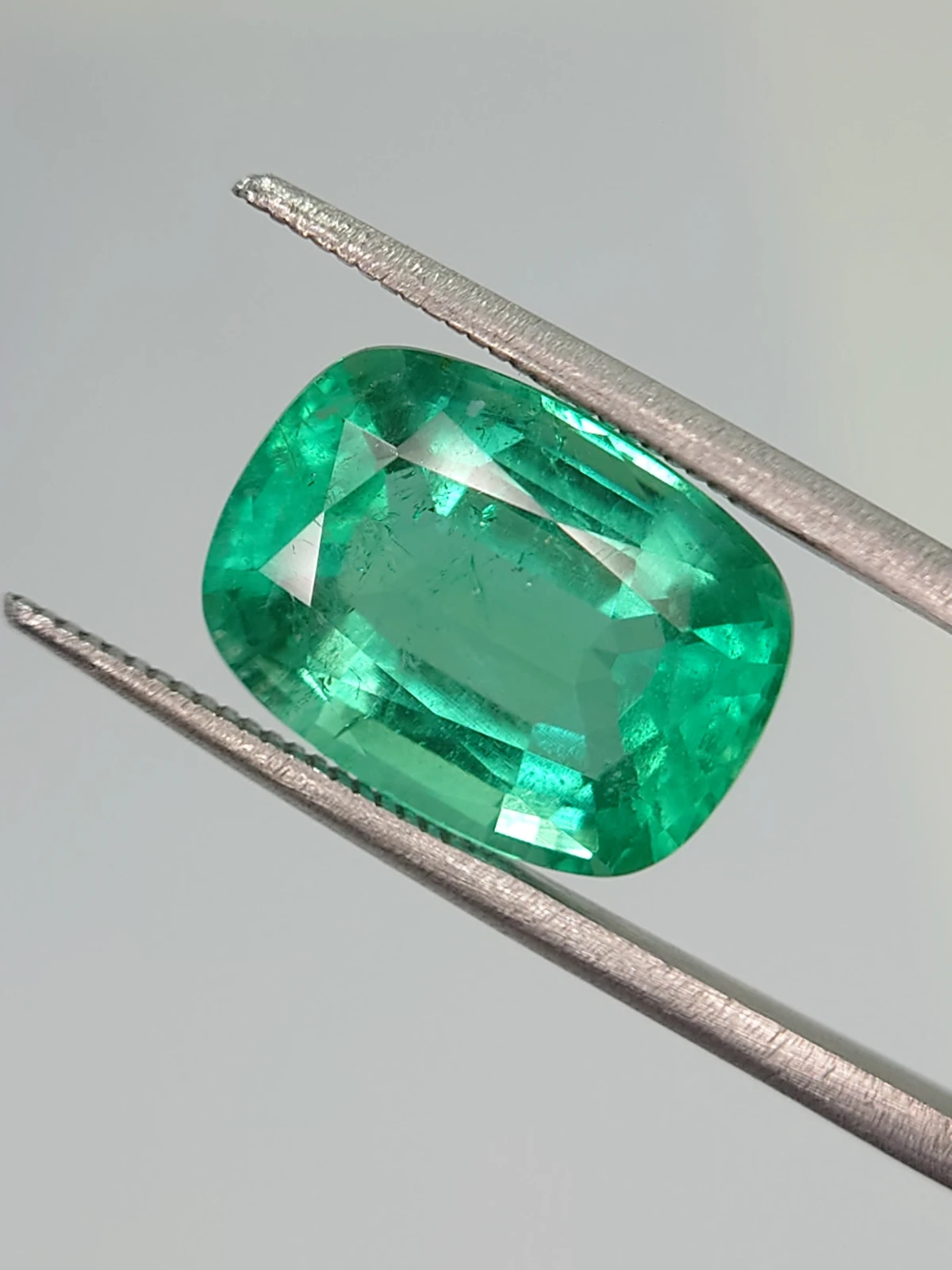 6.95ct Natural Cushion Cut Emerald Loose Gemstone From Afghanistan — view 1