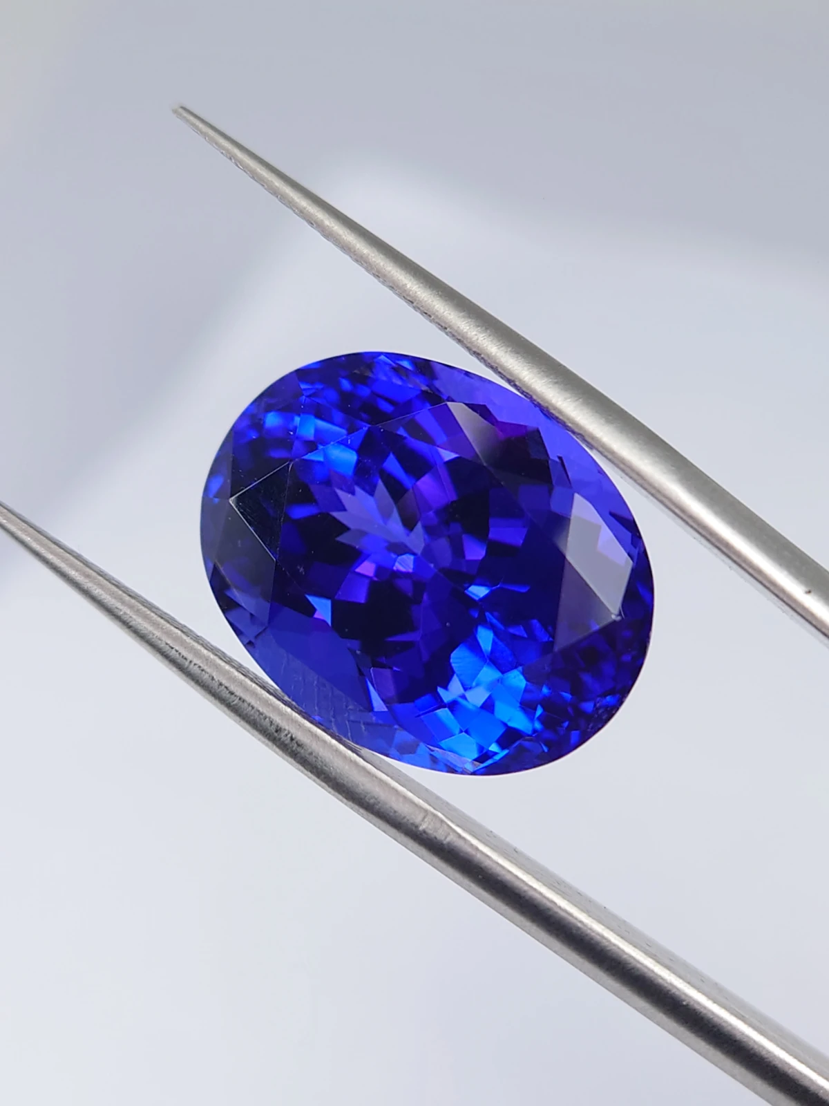 14.9ct Natural Tanzanite D-Block in Fancy Oval Cut — view 1