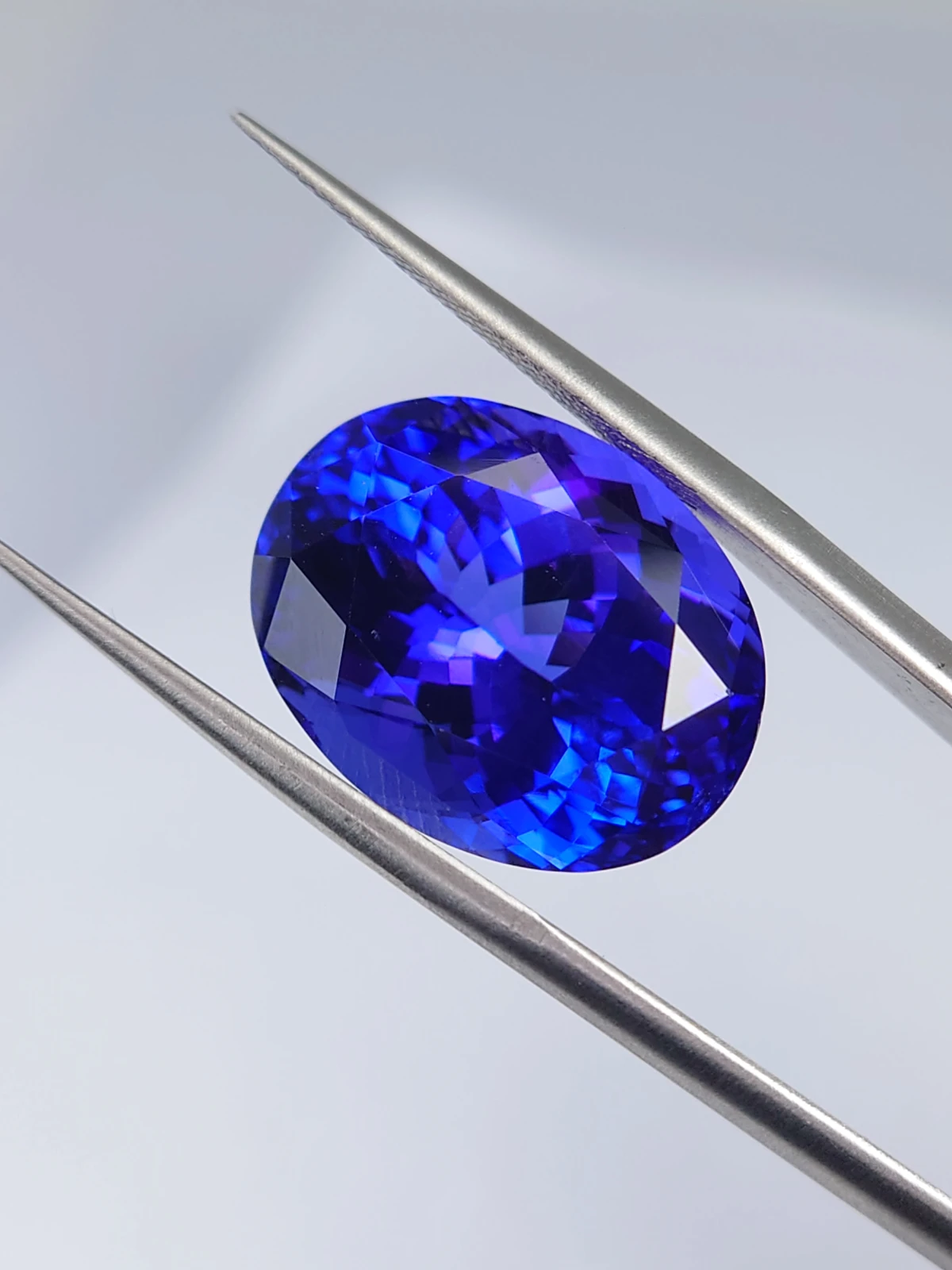 14.9ct Natural Tanzanite D-Block in Fancy Oval Cut — view 2