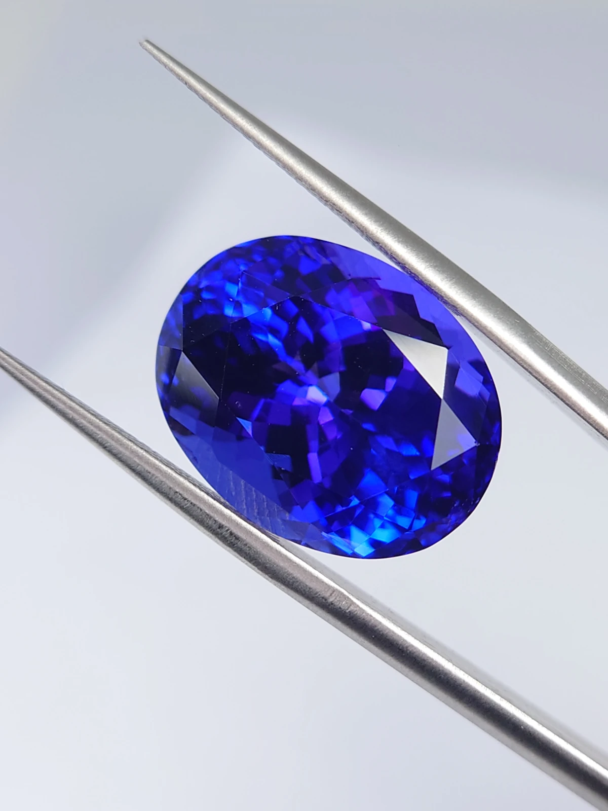14.9ct Natural Tanzanite D-Block in Fancy Oval Cut — view 3