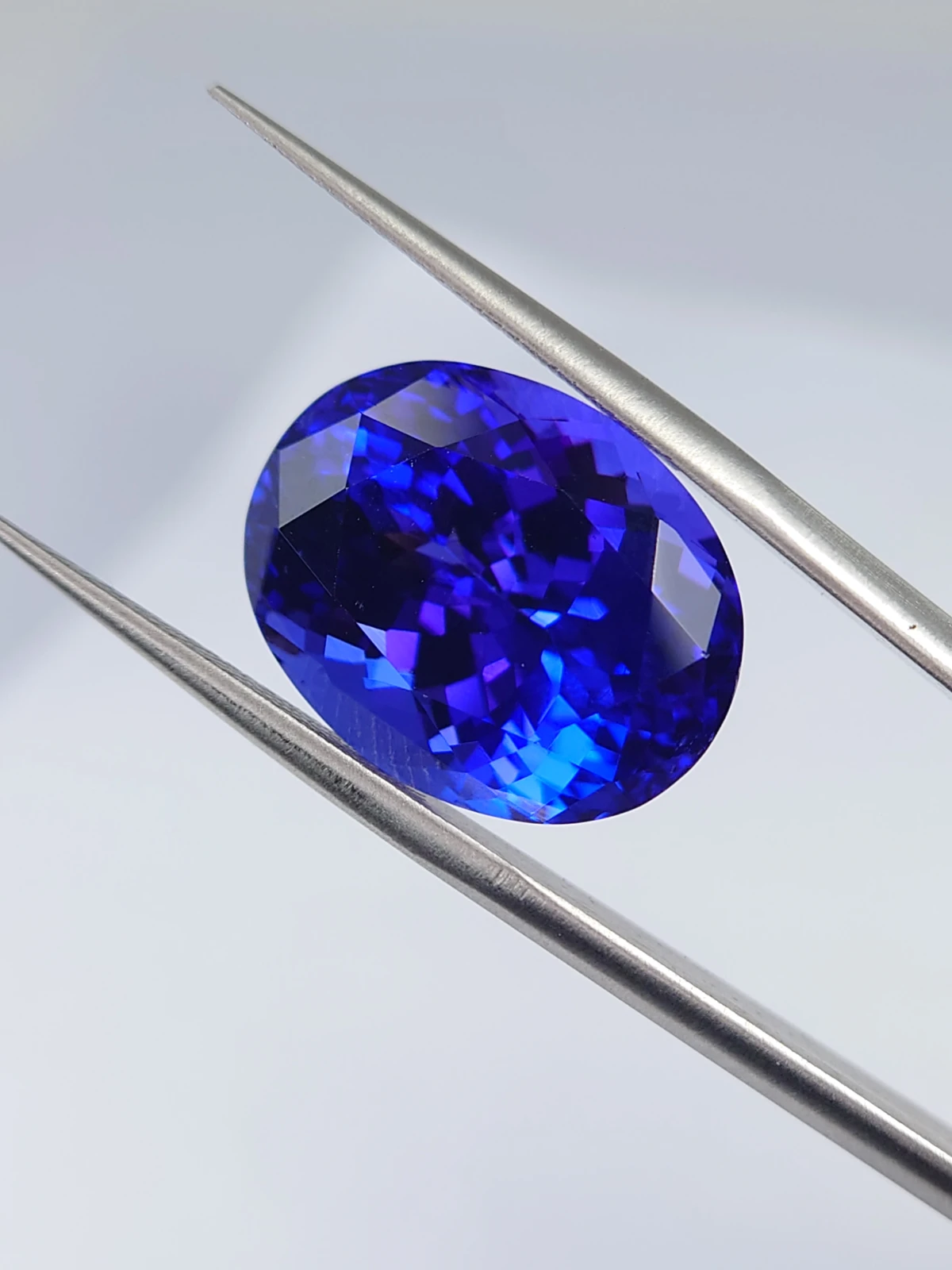 14.9ct Natural Tanzanite D-Block in Fancy Oval Cut — view 4