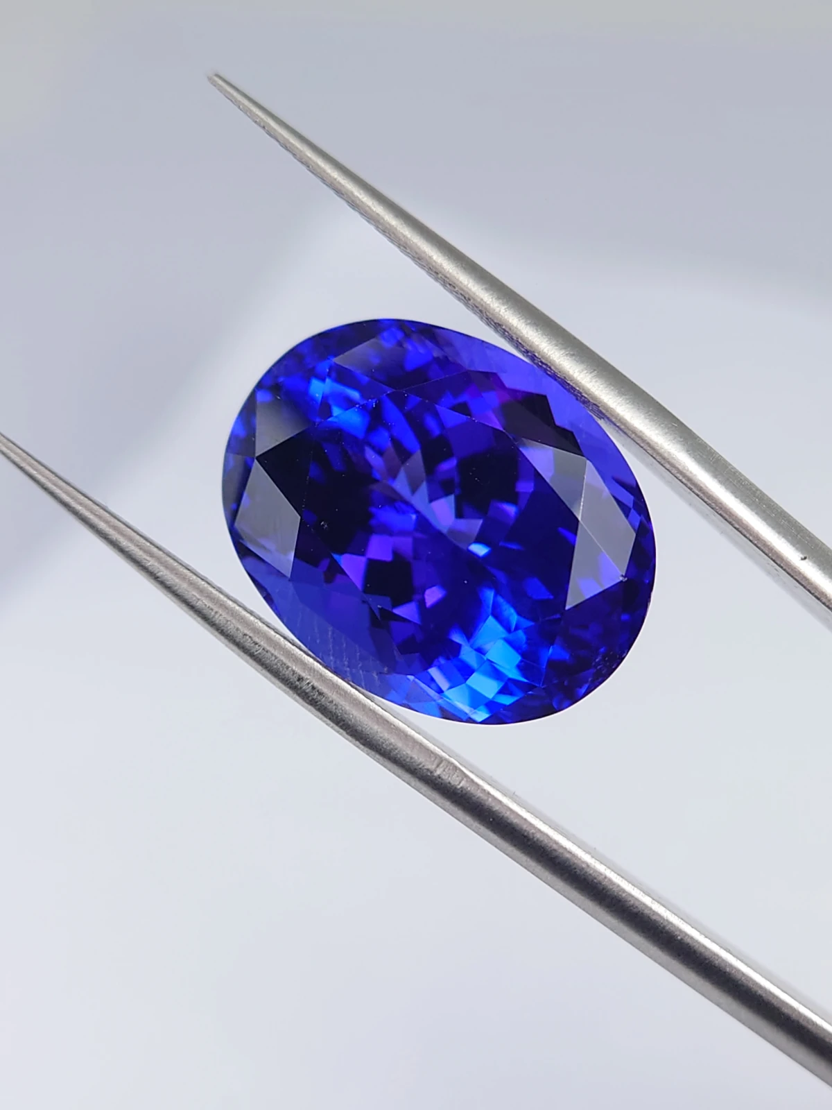 14.9ct Natural Tanzanite D-Block in Fancy Oval Cut — view 5
