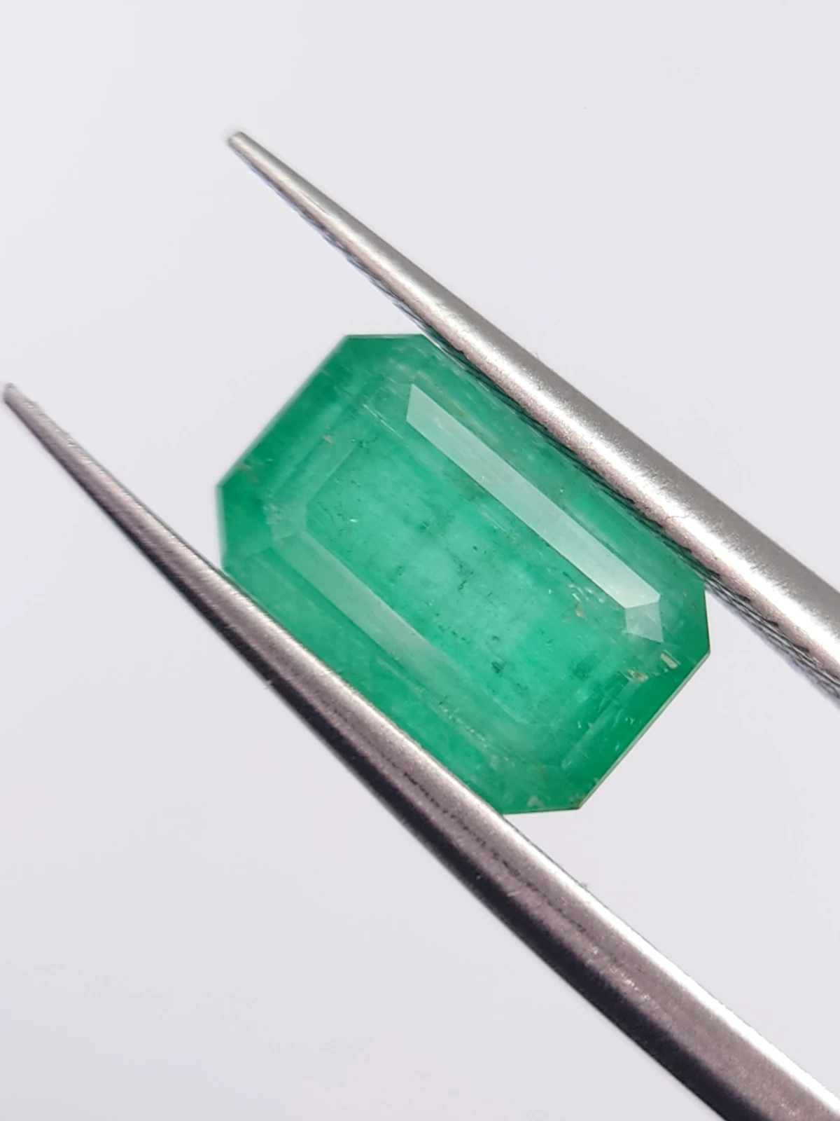 2.64ct Natural Emerald from Panjshir Valley Afghanistan — view 6