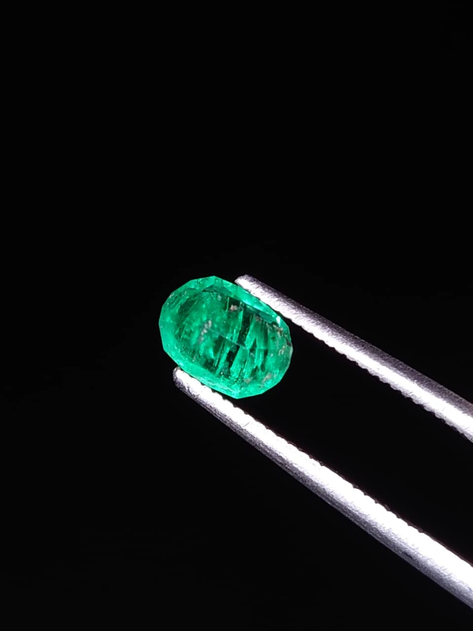 0.6ct Natural Oval Faceted Panjsher Emerald from Afghanistan — view 5