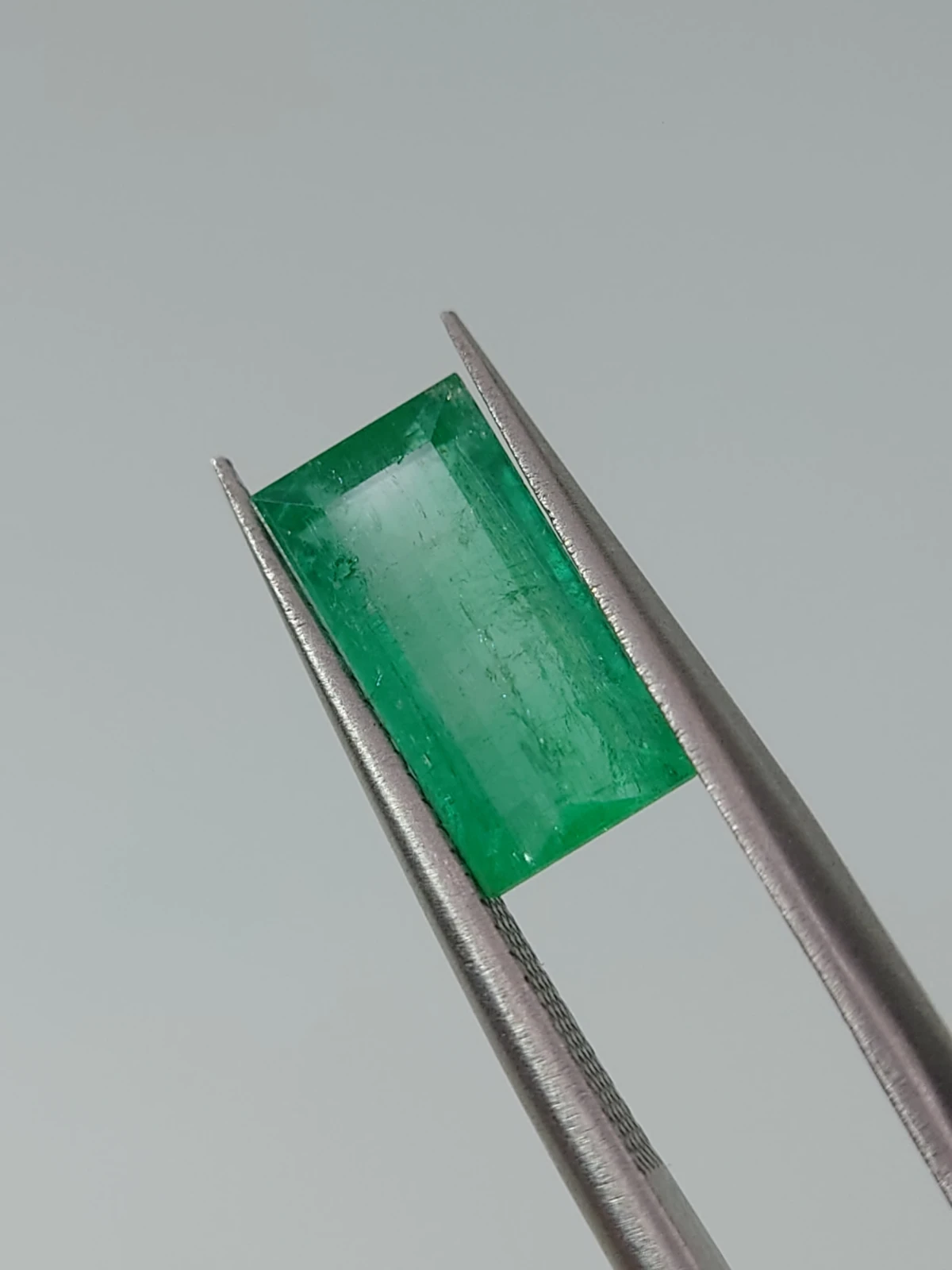 2.07ct Narural Emerald Baquette cut From Panjshir Afghanistan — view 5