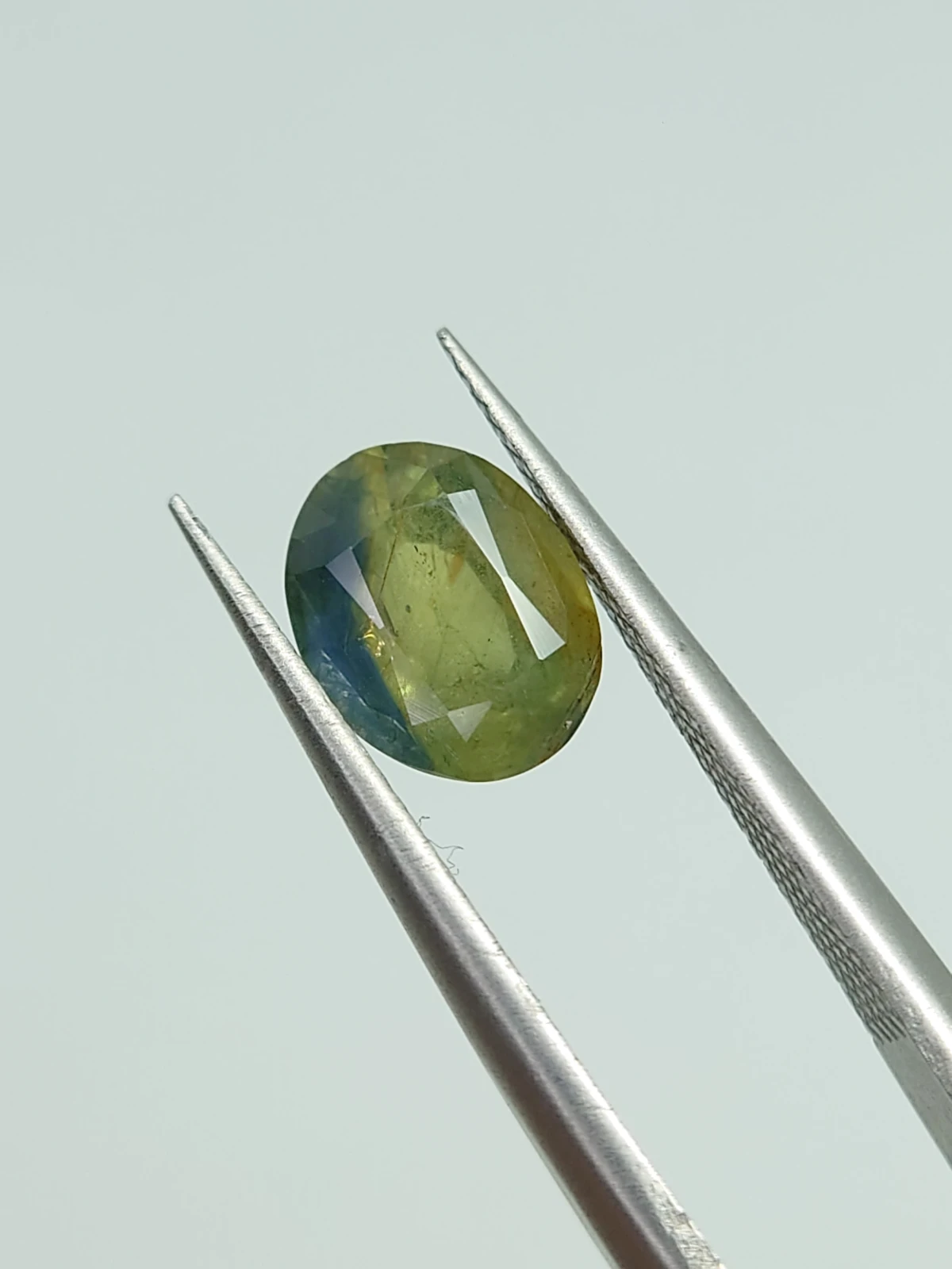 1.64ct Bicolor Sapphire Oval Cut From Nigeria — view 1
