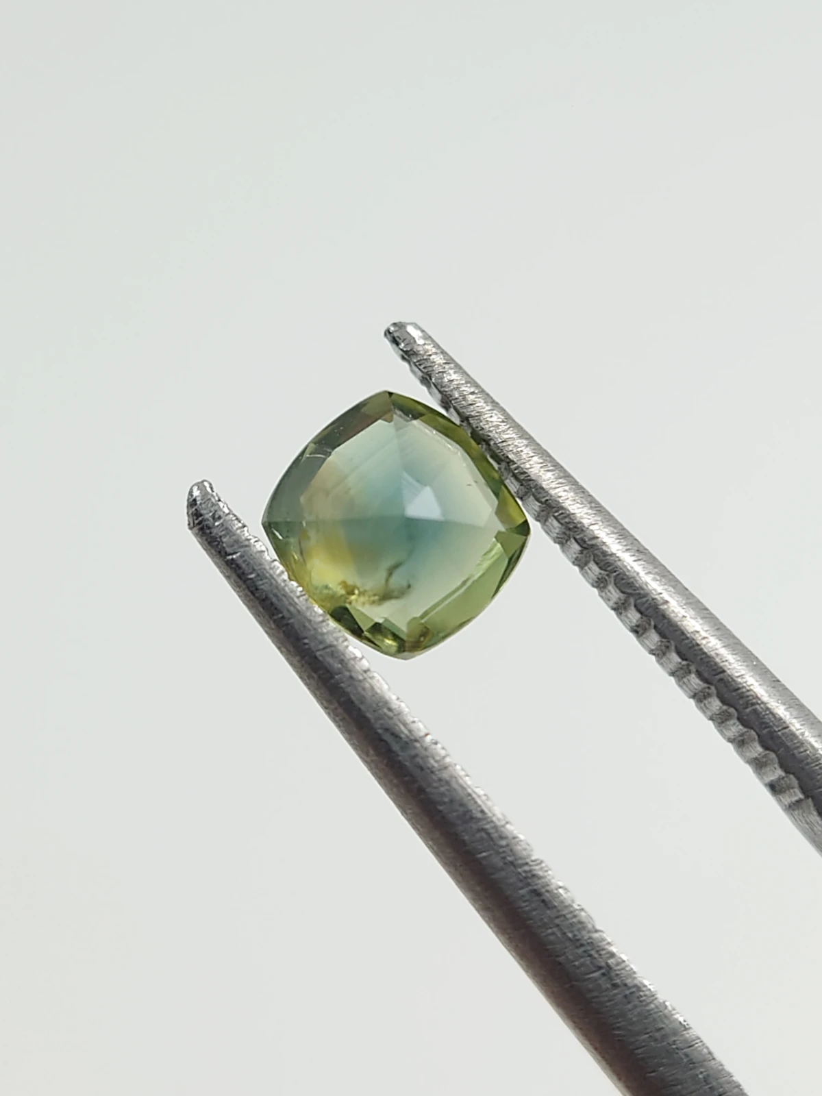 0.59ct Natural Bicolor Sapphire From Nigeria — view 3