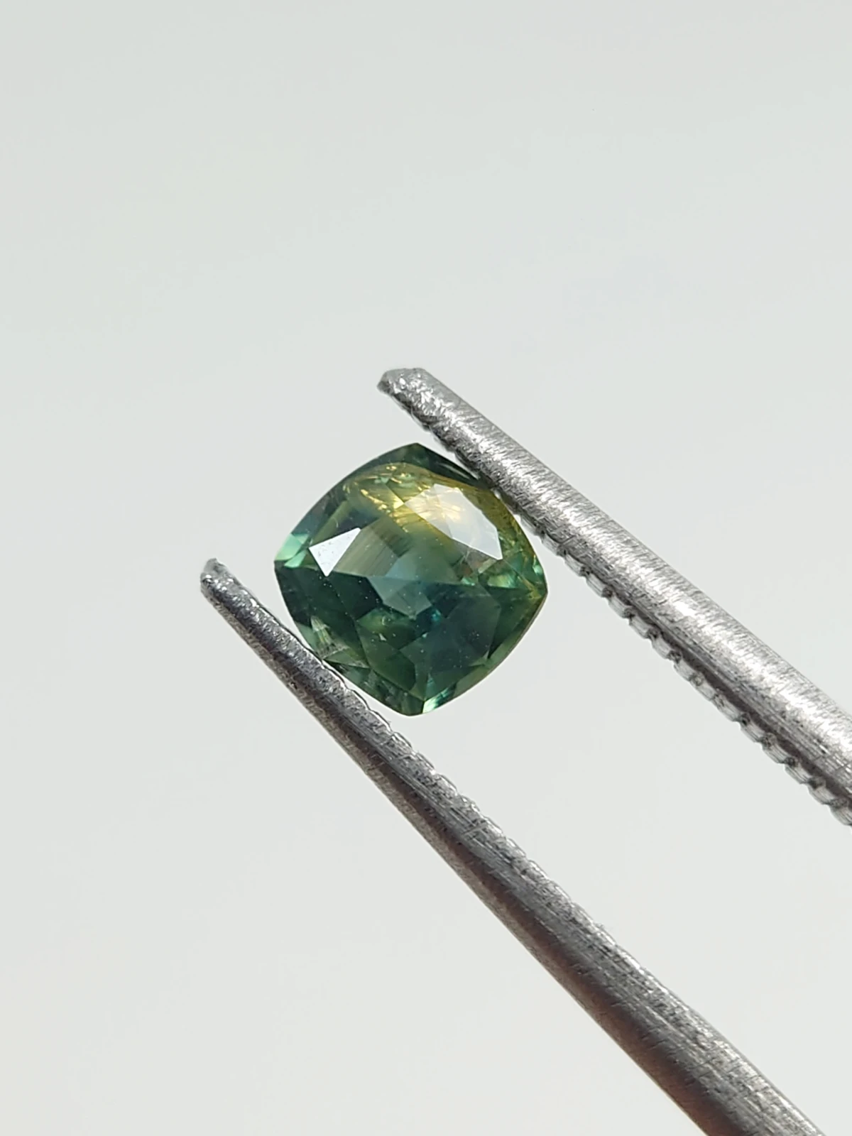 0.59ct Natural Bicolor Sapphire From Nigeria — view 4
