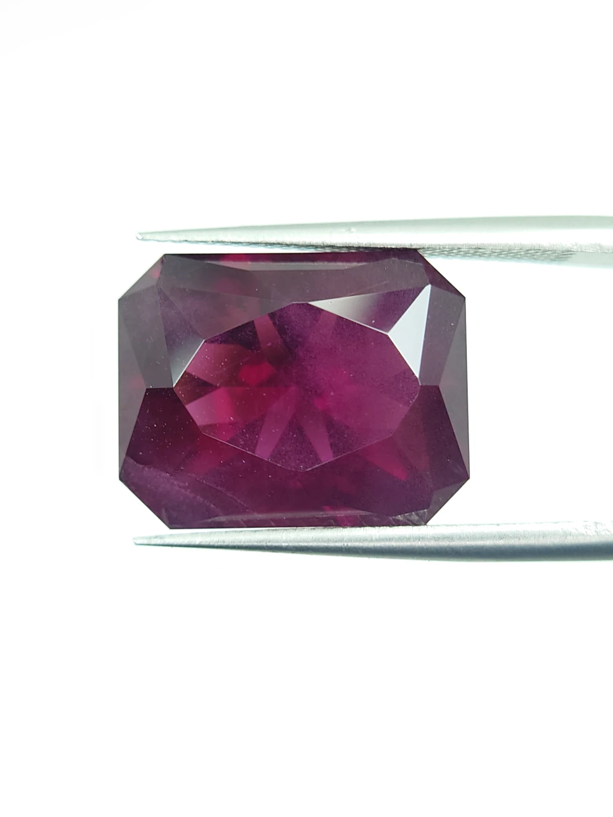 13.74ct Natural Color Change Malaya Garnet Fancy Octagon Cut From Malawi — view 1