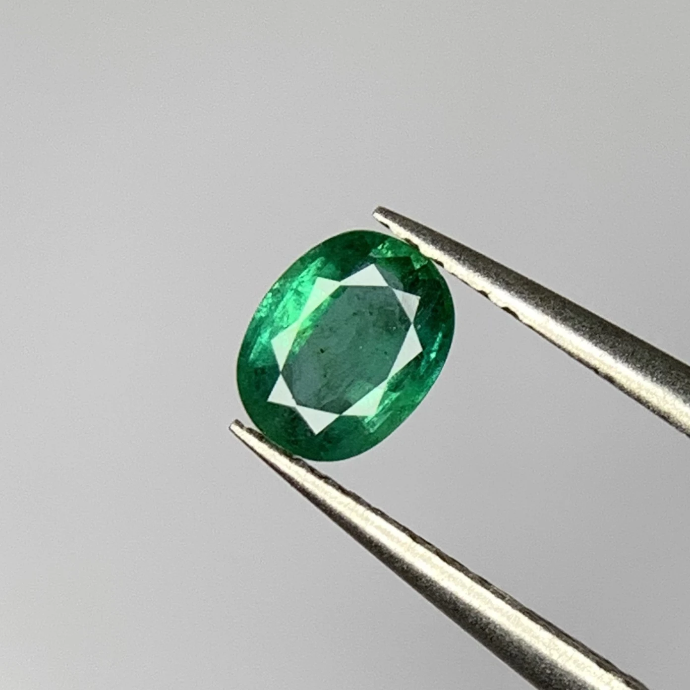 0.50ct Natural Emerald loose gemstone oval cut from Afghanistan — view 1