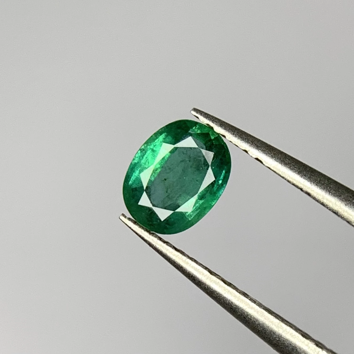 0.50ct Natural Emerald loose gemstone oval cut from Afghanistan — view 2