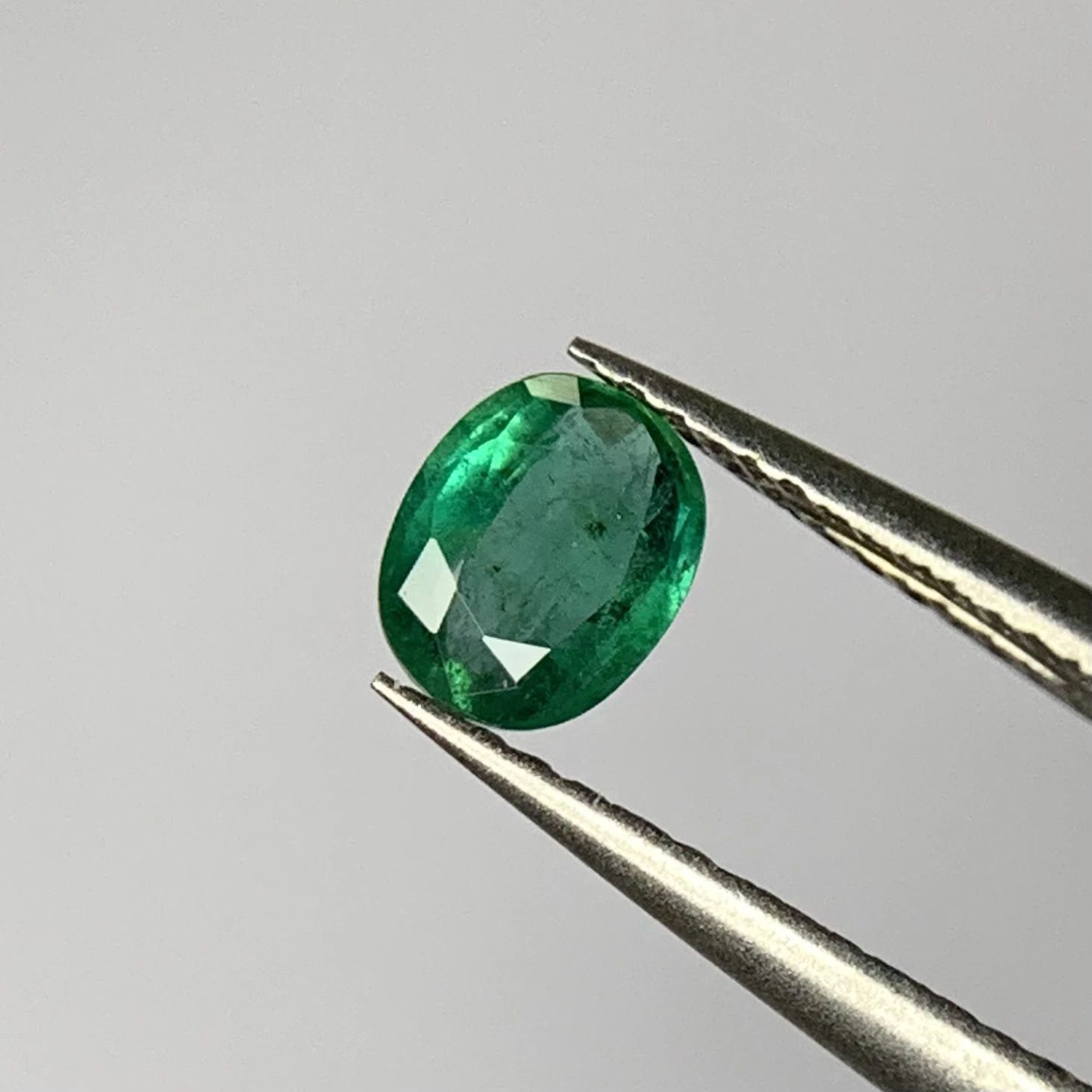0.50ct Natural Emerald loose gemstone oval cut from Afghanistan — view 3