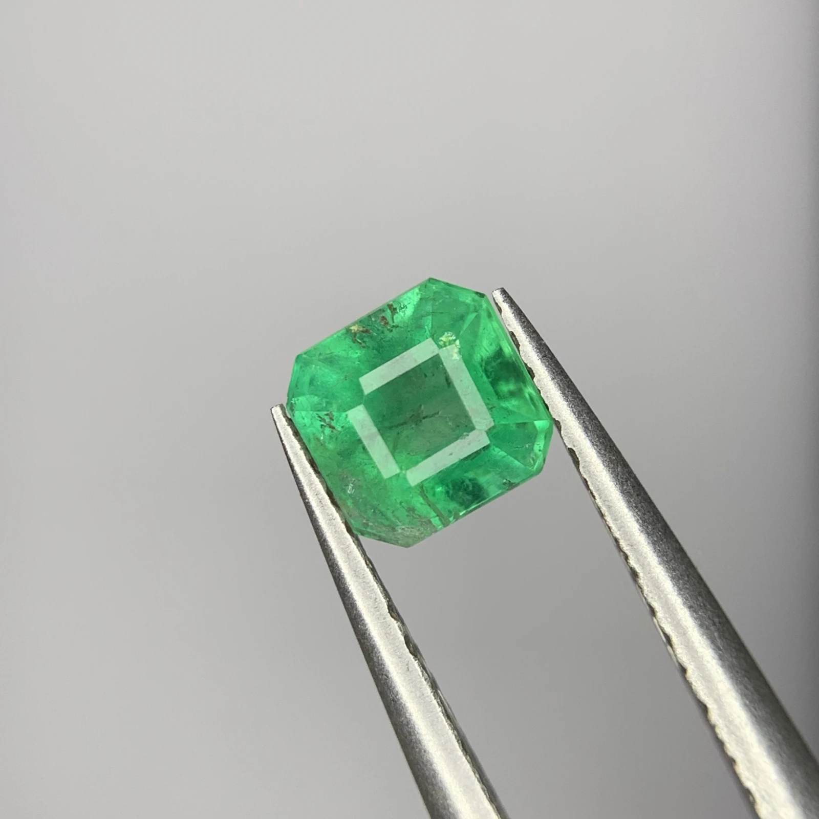 0.90ct Natural Emerald loose gemstone octagon shape from Afghanistan — view 1