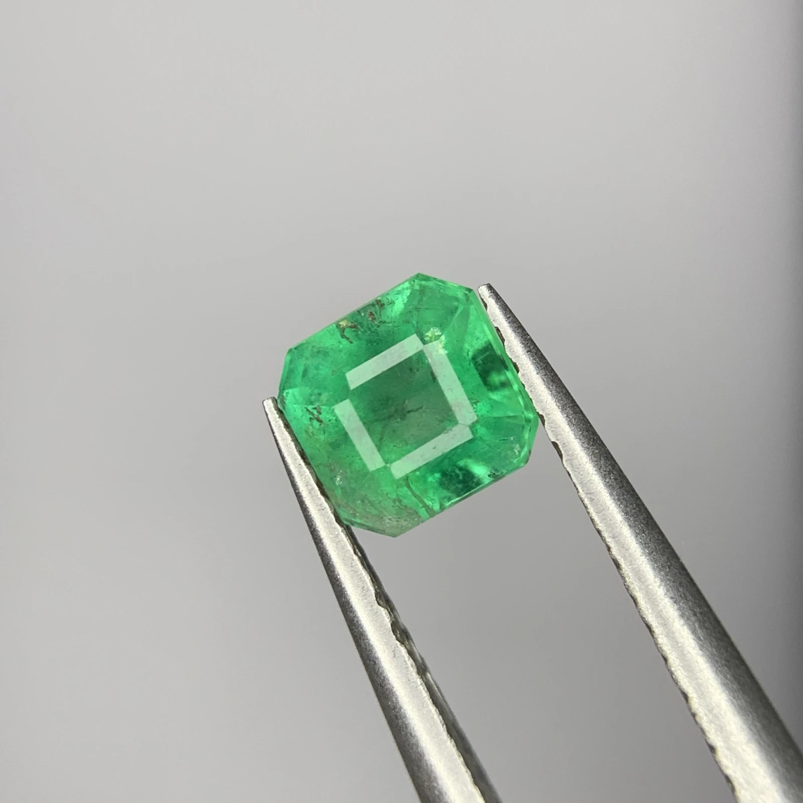 0.90ct Natural Emerald loose gemstone octagon shape from Afghanistan — view 2