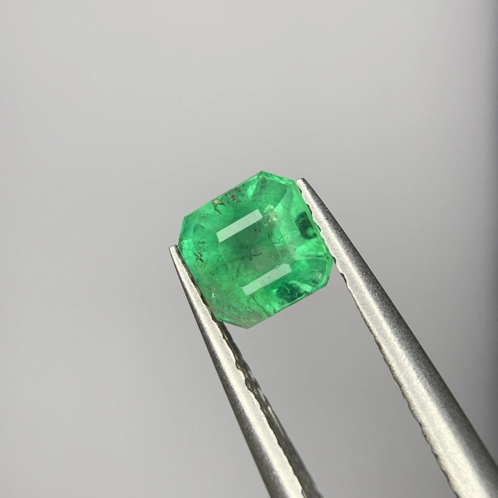 0.90ct Natural Emerald loose gemstone octagon shape from Afghanistan — view 5