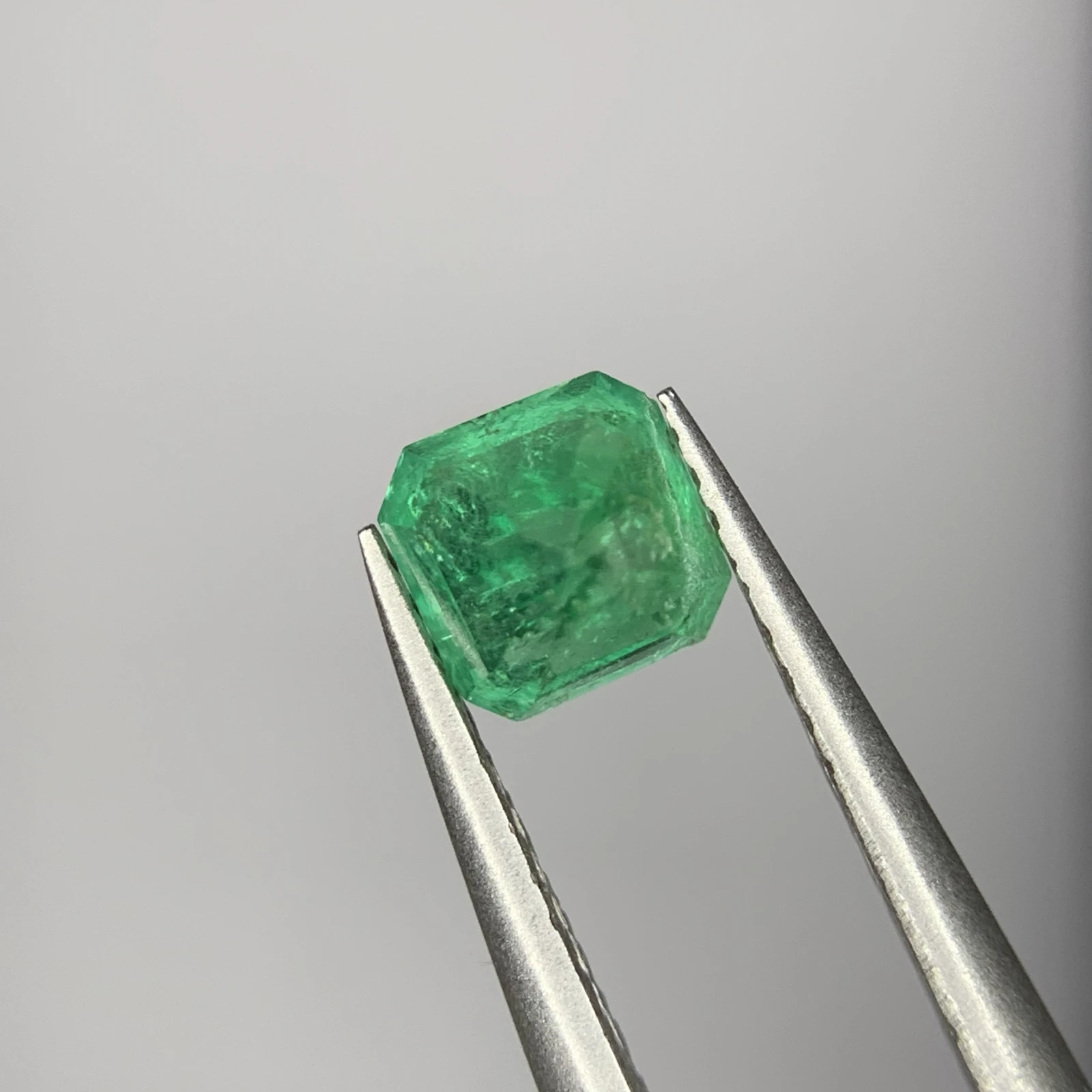 0.90ct Natural Emerald loose gemstone octagon shape from Afghanistan — view 6