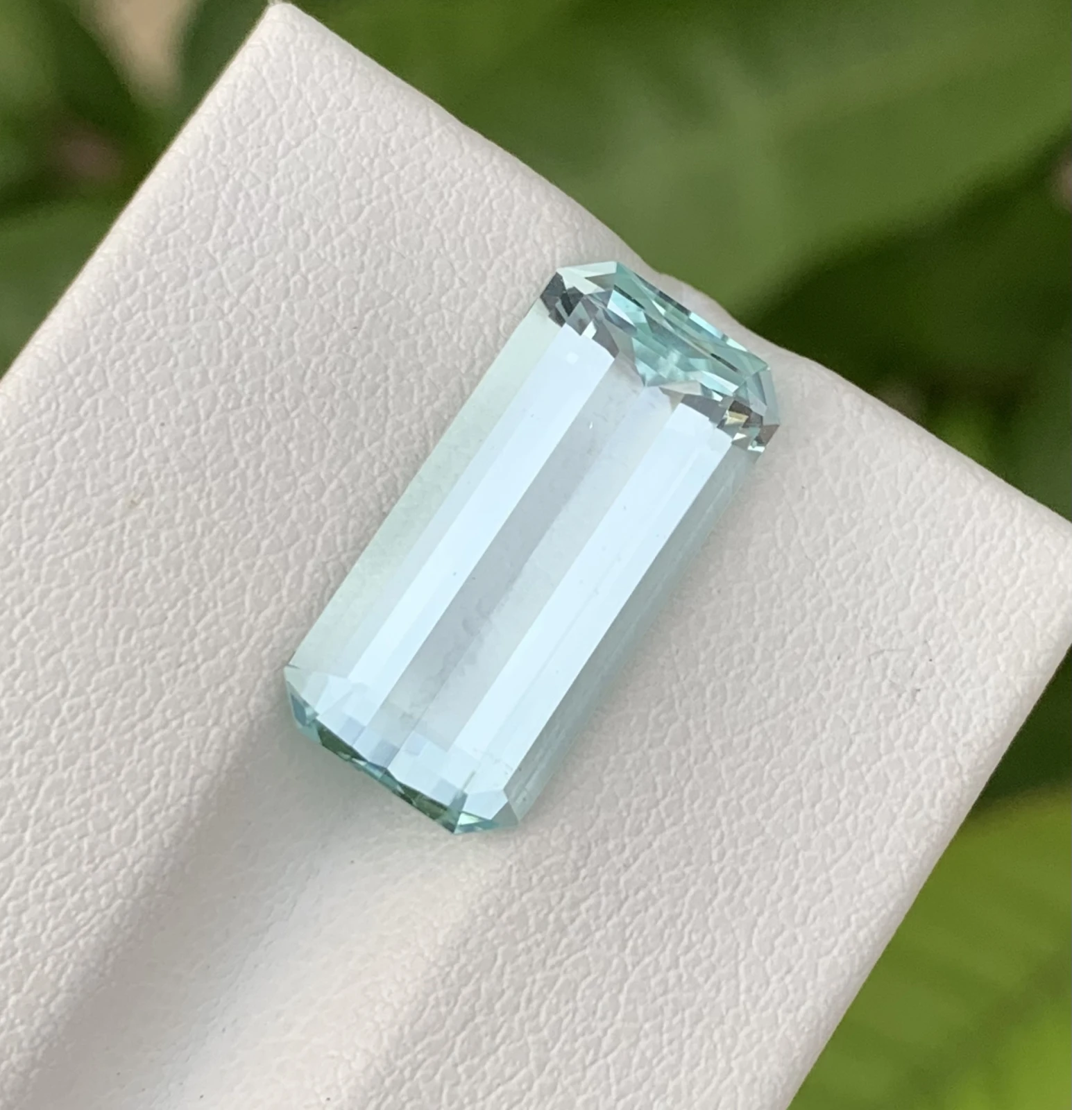 7.90 ct Natural Aquamarine loose gemstone Emerald cut from Pakistan — view 1