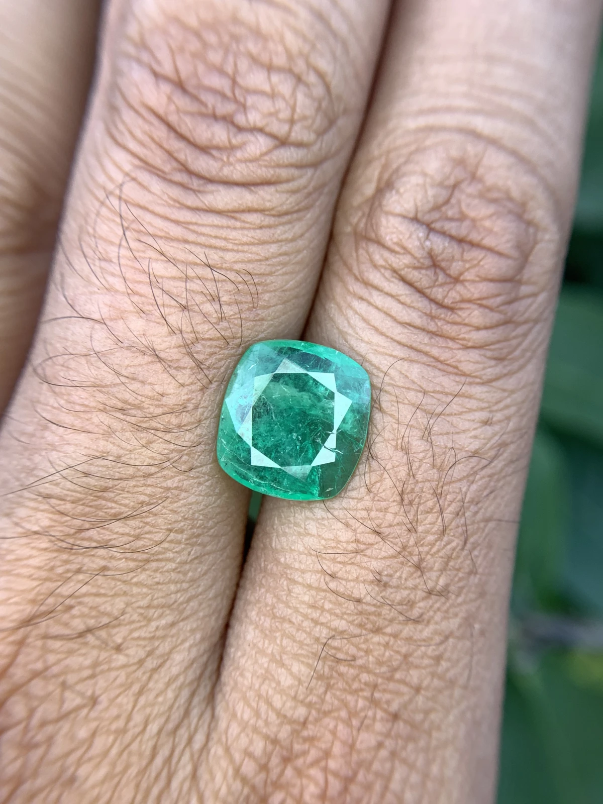 4.30 ct Natural Emerald loose gemstone cushion cut from Pakistan — view 2