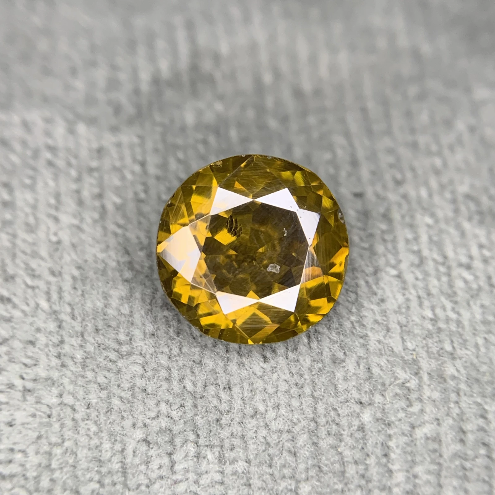 3.65 Carat Natural Sphalerite loose gemstone oval shape — view 3