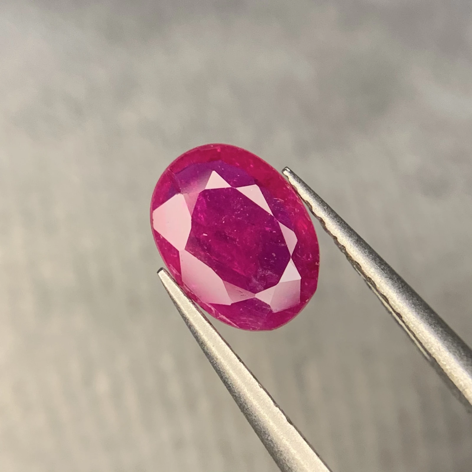 1ct Natural Ruby loose gemstone oval shape from Madagascar — view 3