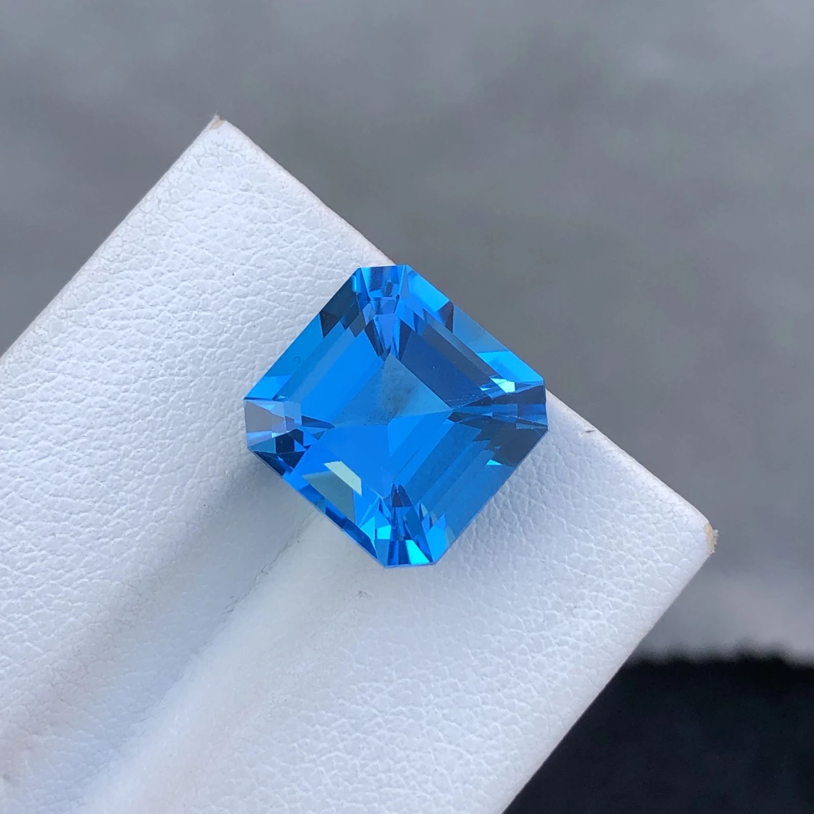 10.95ct Natural Blue Topaz loose gemstone octagon cut — view 3