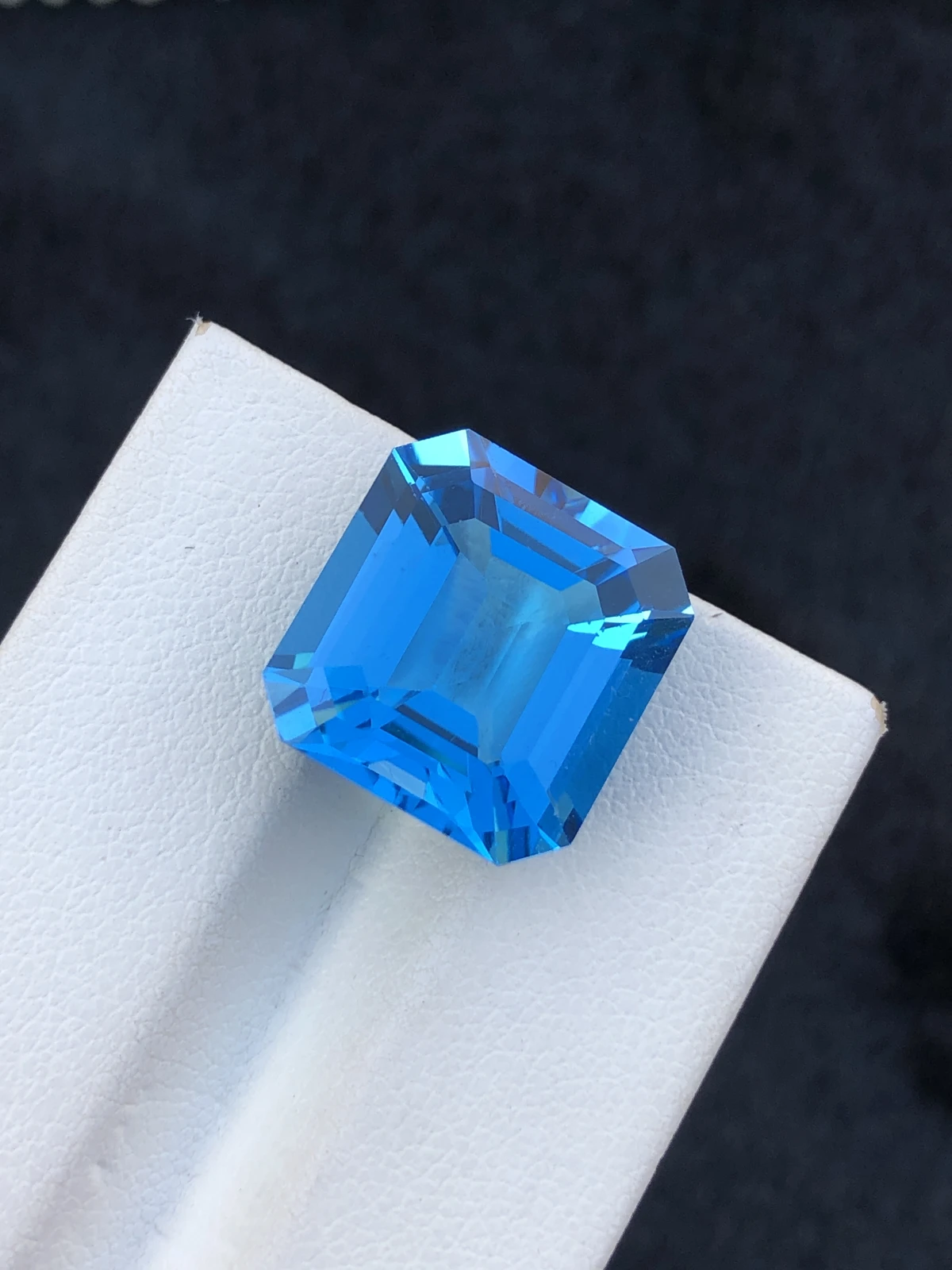 15.85ct Natural Swiss Topaz loose gemstone octagon cut — view 2