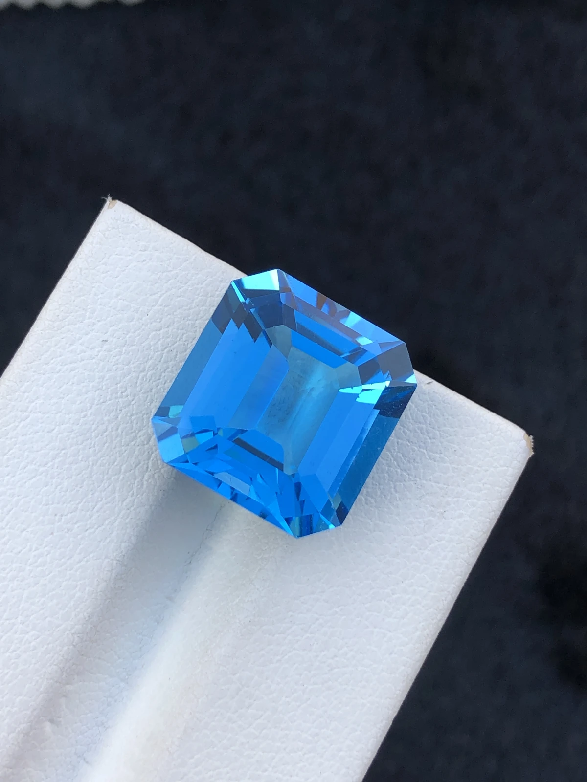 15.85ct Natural Swiss Topaz loose gemstone octagon cut — view 3