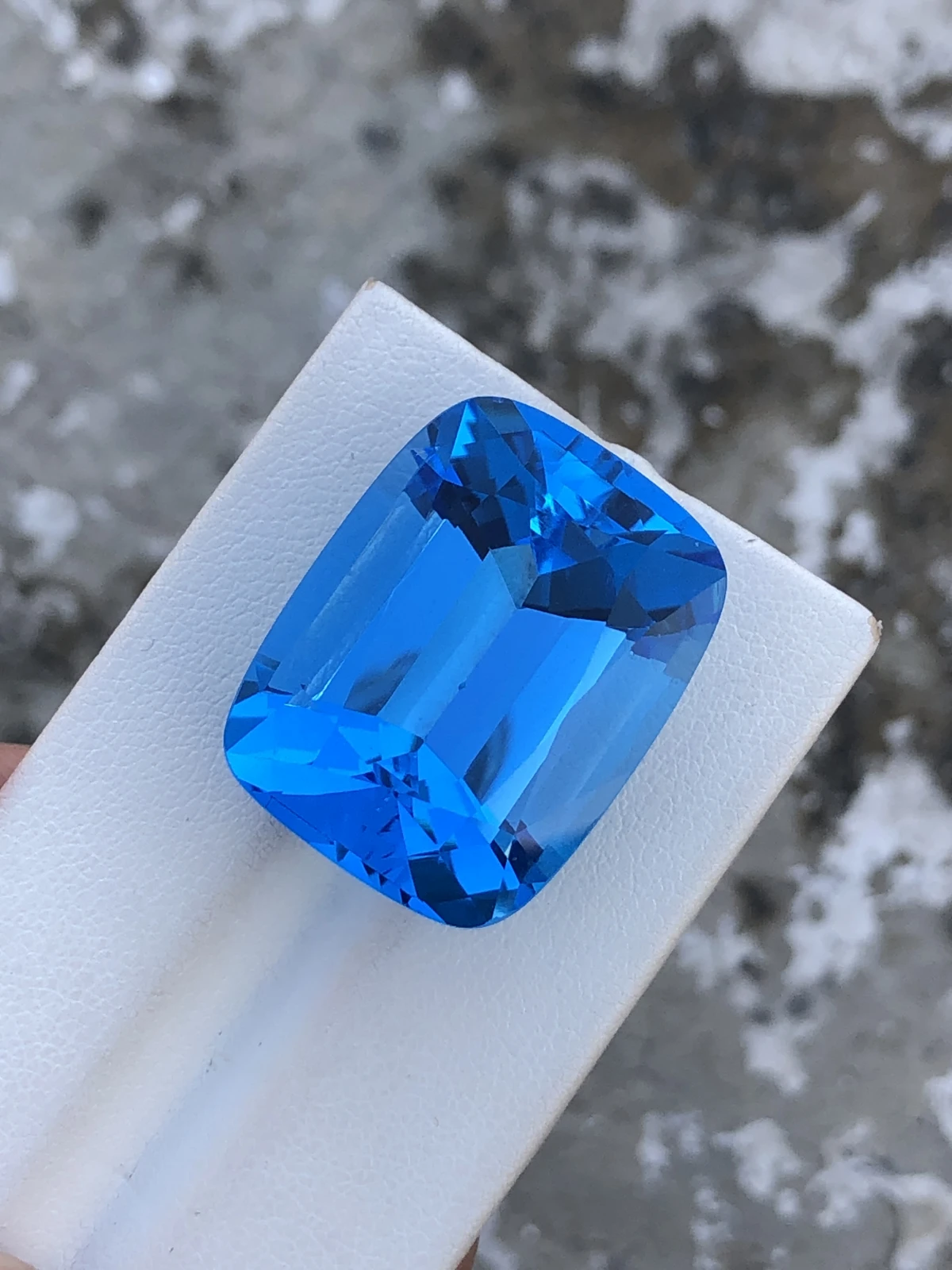 55.85ct Natural Electric Blue topaz loose gemstone cushion cut — view 4