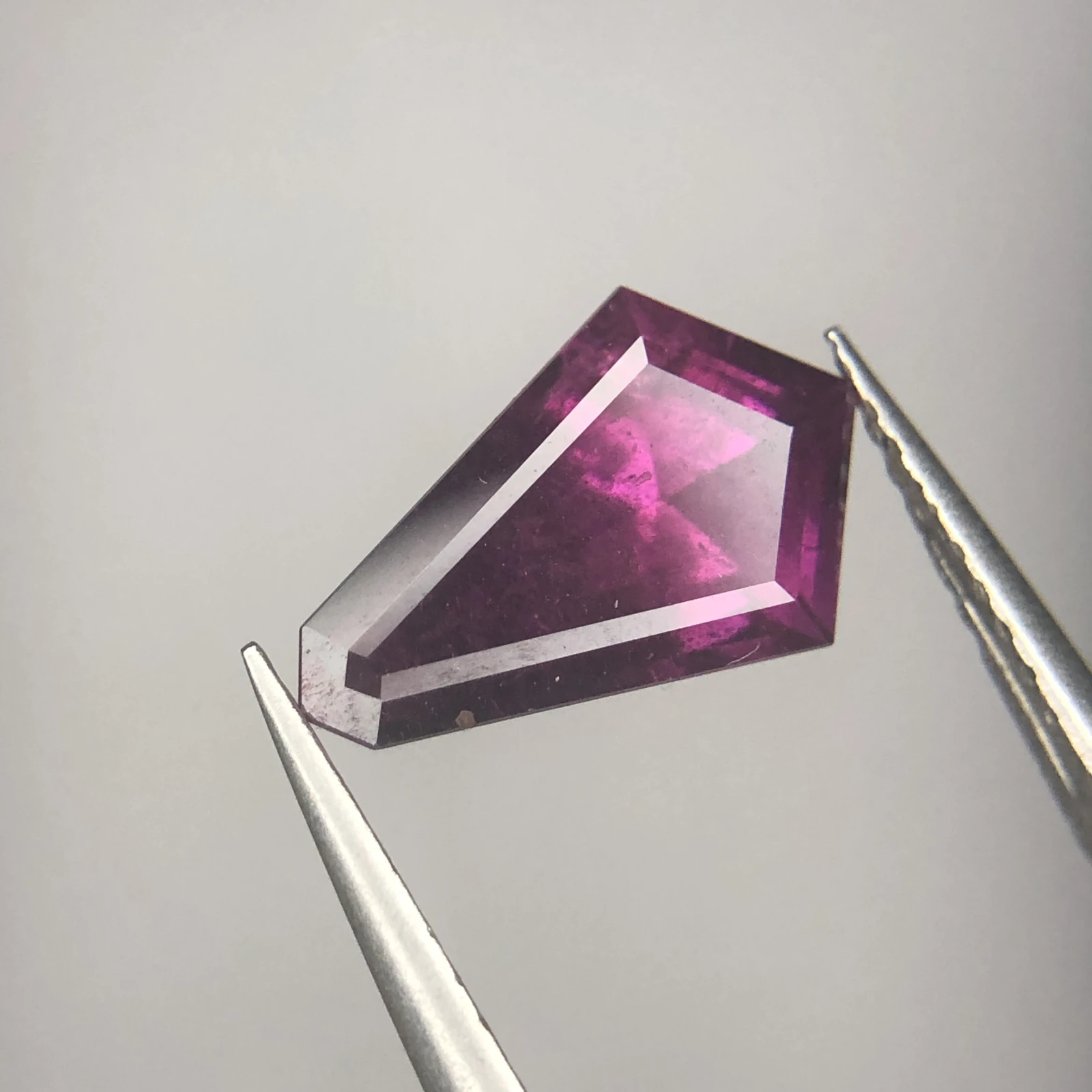 2.40ct Natural Rhodolite Garnet loose gemstone from Tanzania — view 3