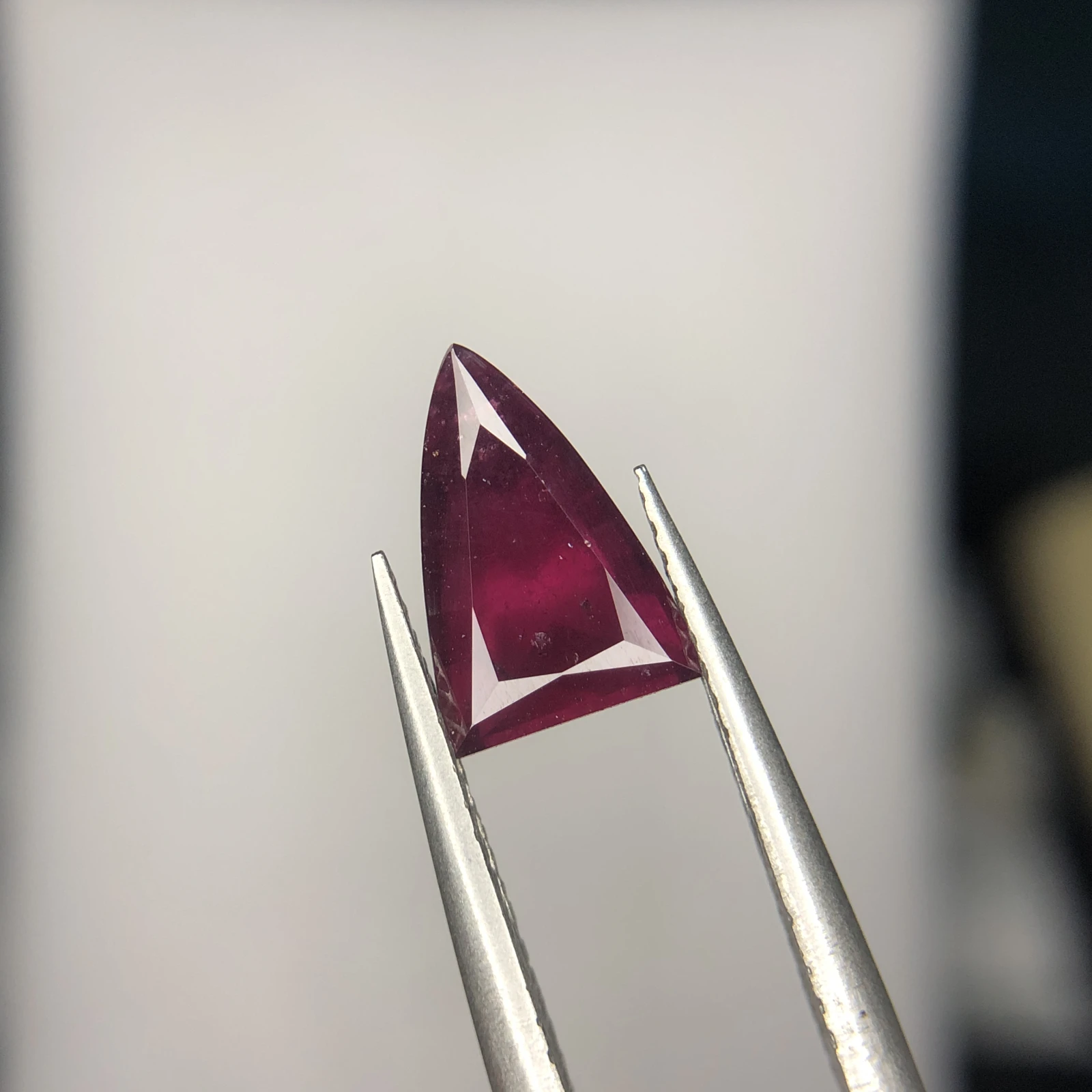 2.50ct Natural Rhodolite Garnet loose gemstone trillion cut from Tanzania — view 1