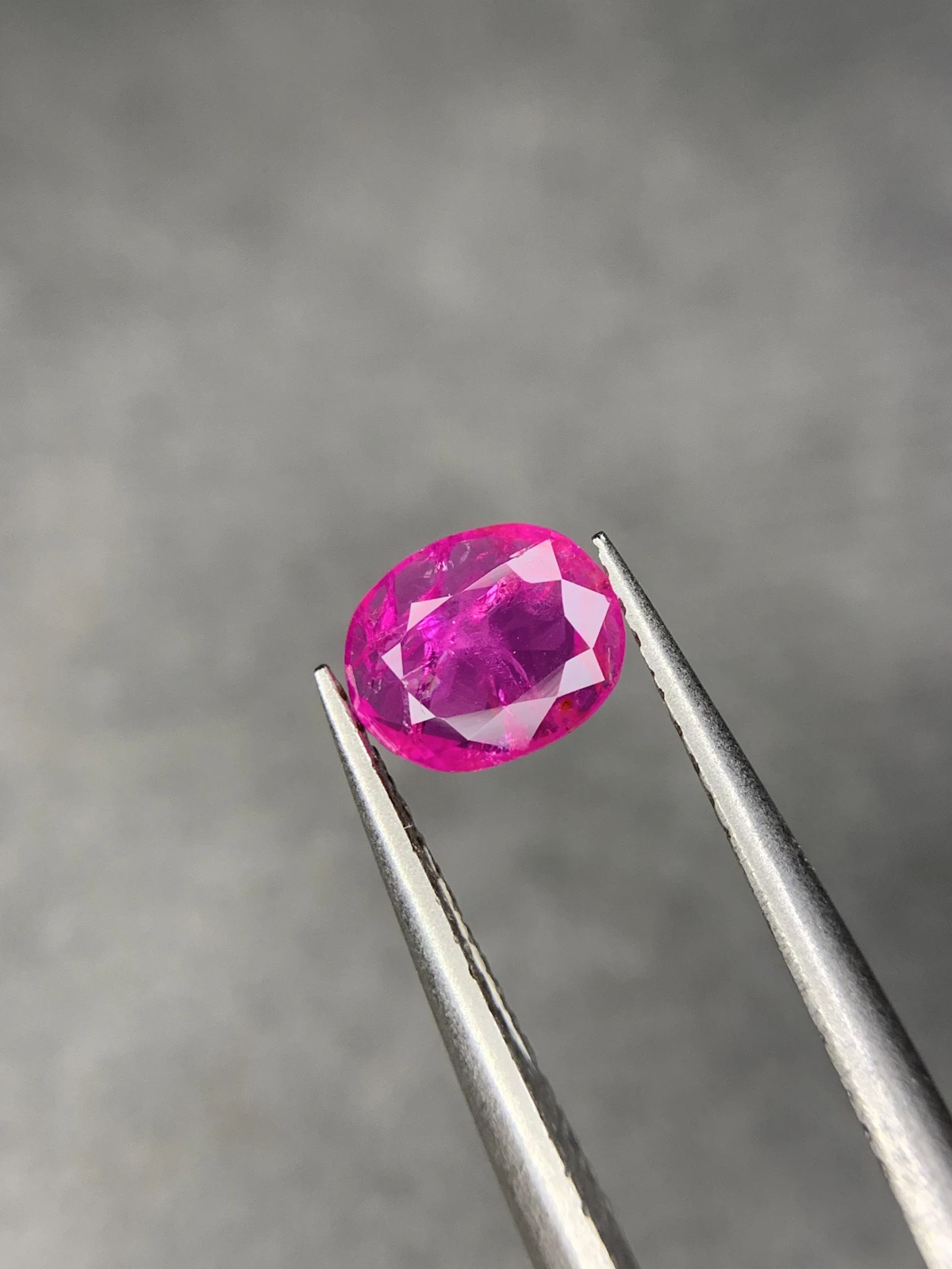 0.87ct Natural Ruby loose gemstone oval cut HGTL certified — view 5