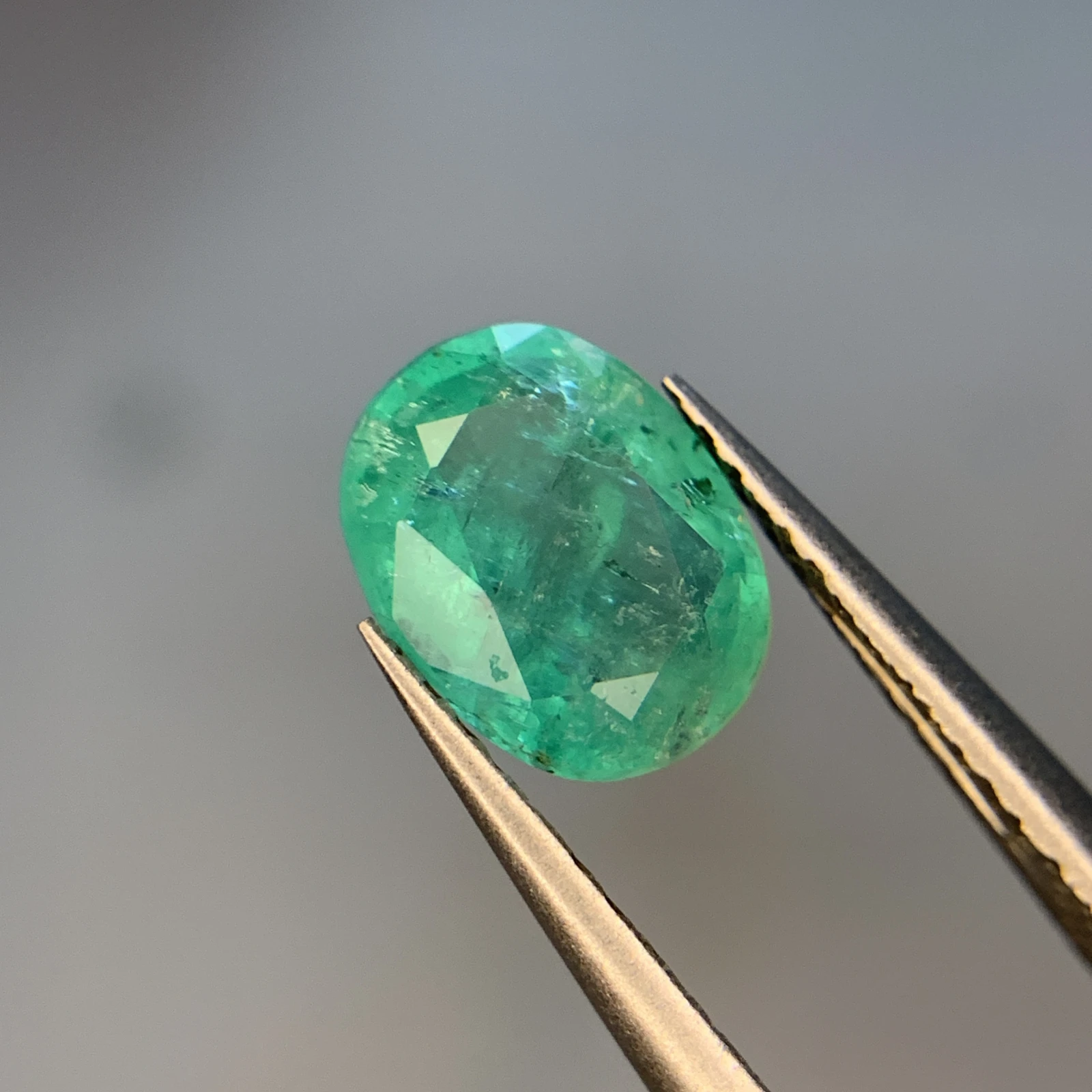 1.45ct Natural Emerald loose gemstone oval cut from Afghanistan — view 3