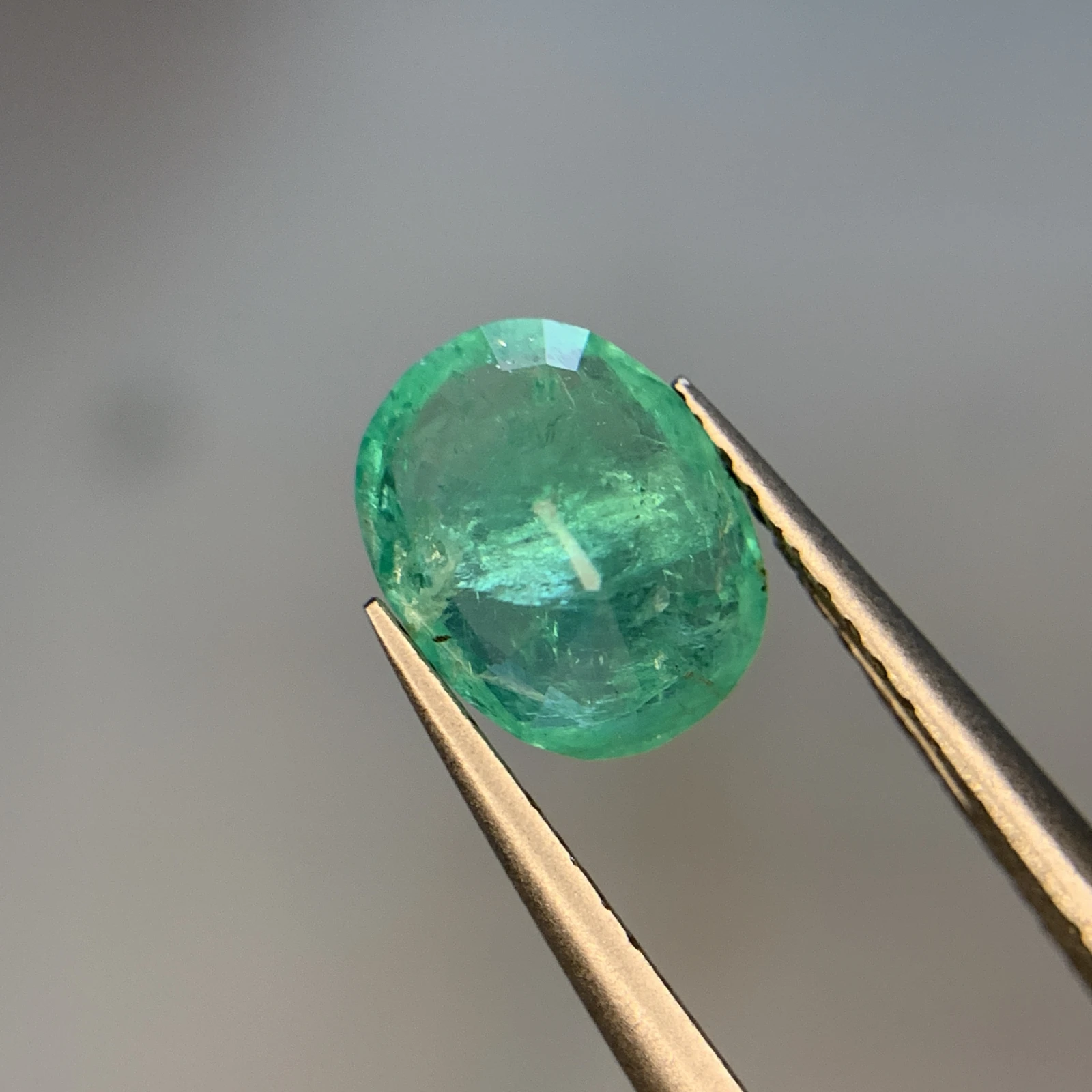 1.45ct Natural Emerald loose gemstone oval cut from Afghanistan — view 4