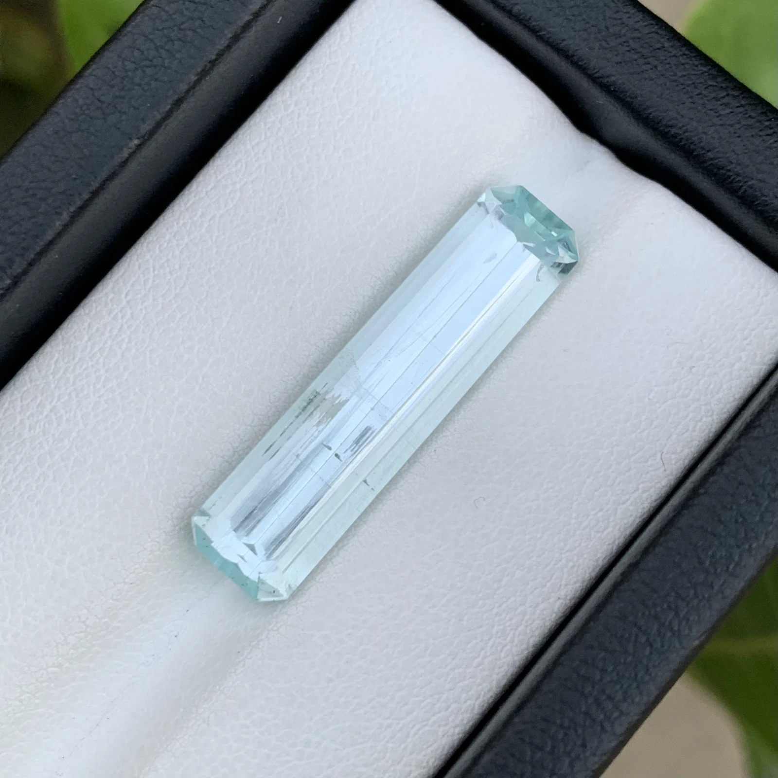 9.80ct Natural Aquamarine loose gemstone octagon shape — view 1