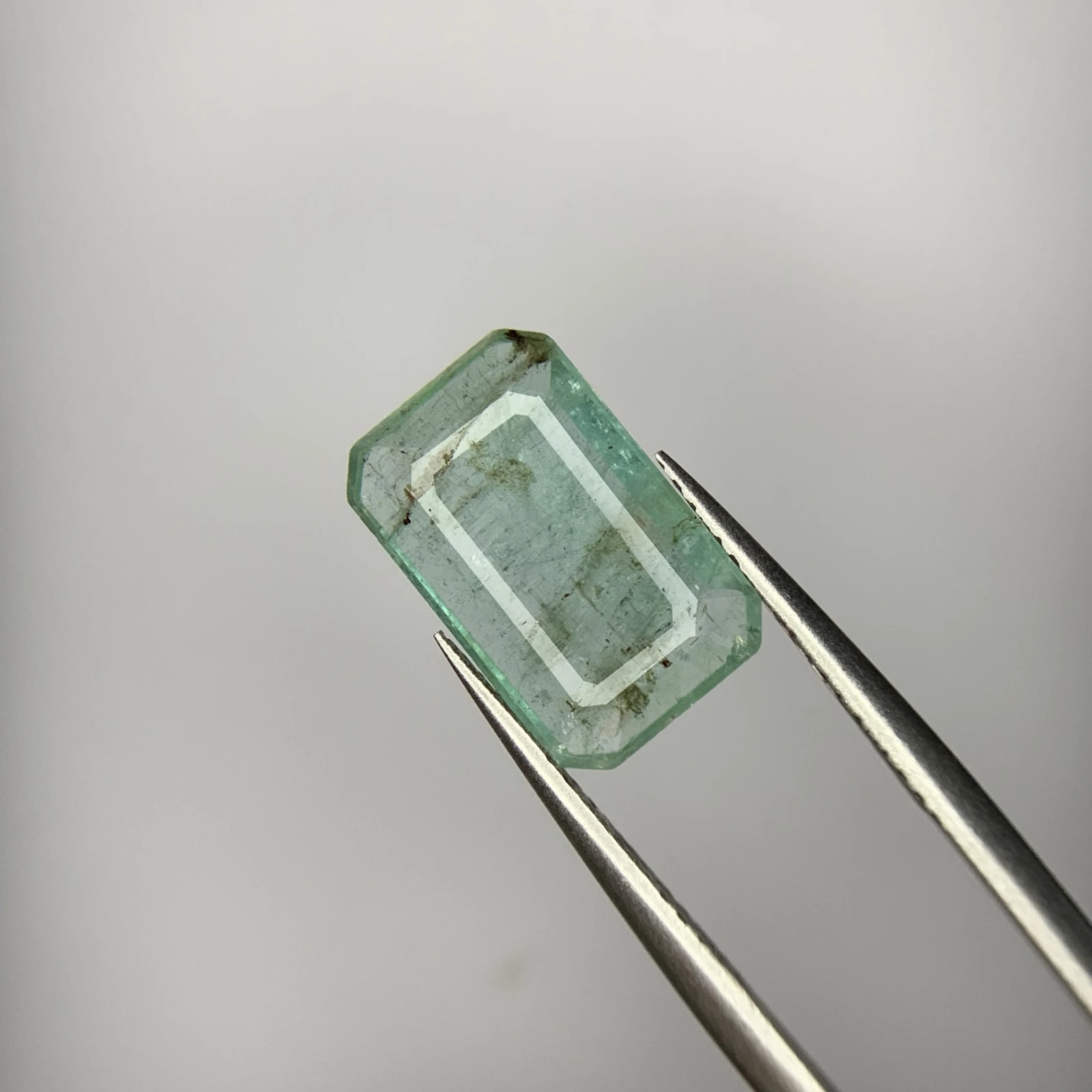 4.50ct Natural Emerald loose gemstone octagon cut — view 1