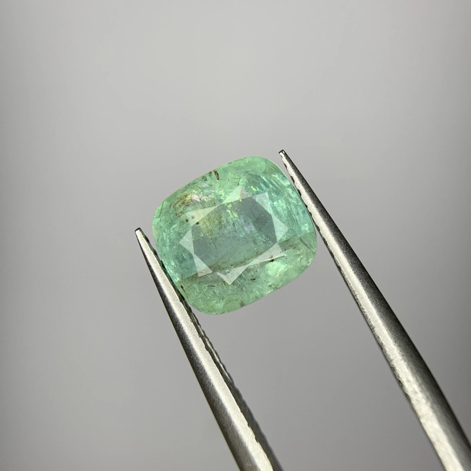 2.35ct Natural Emerald loose gemstone cushion cut from Chitral Pakistan — view 2