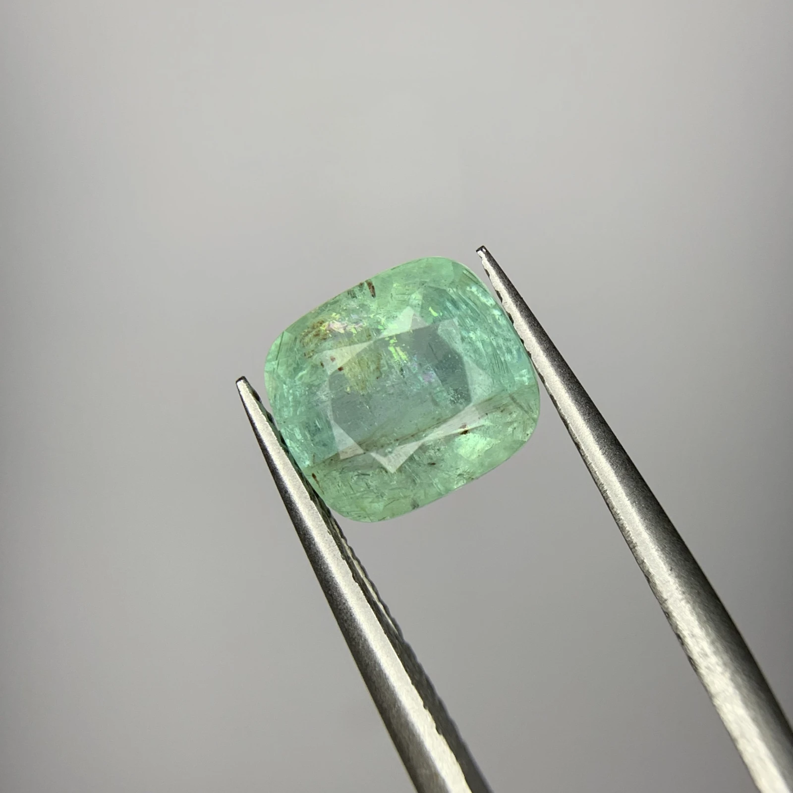 2.35ct Natural Emerald loose gemstone cushion cut from Chitral Pakistan — view 3