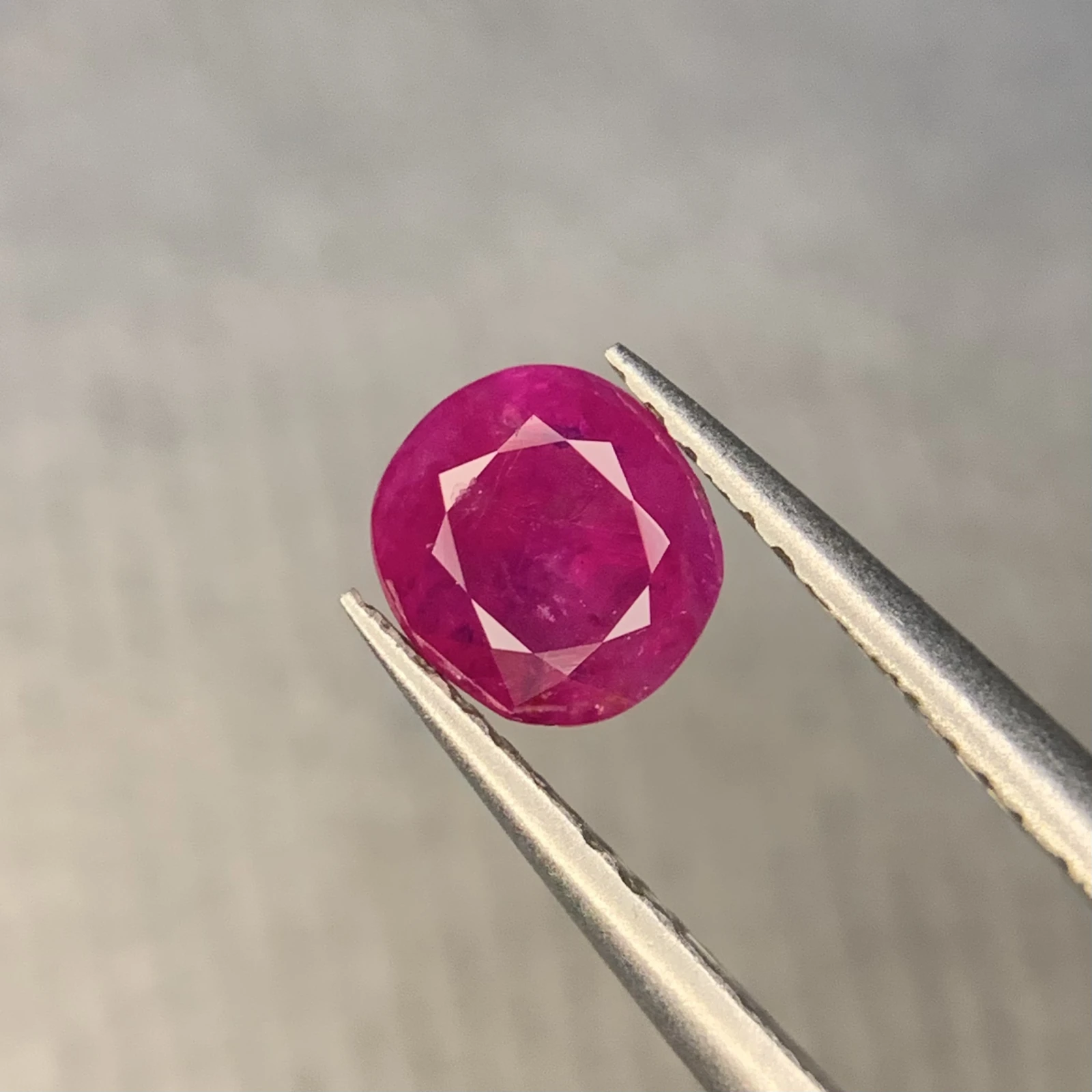 0.95ct Natural Ruby loose gemstone oval cut HGTL certified — view 1