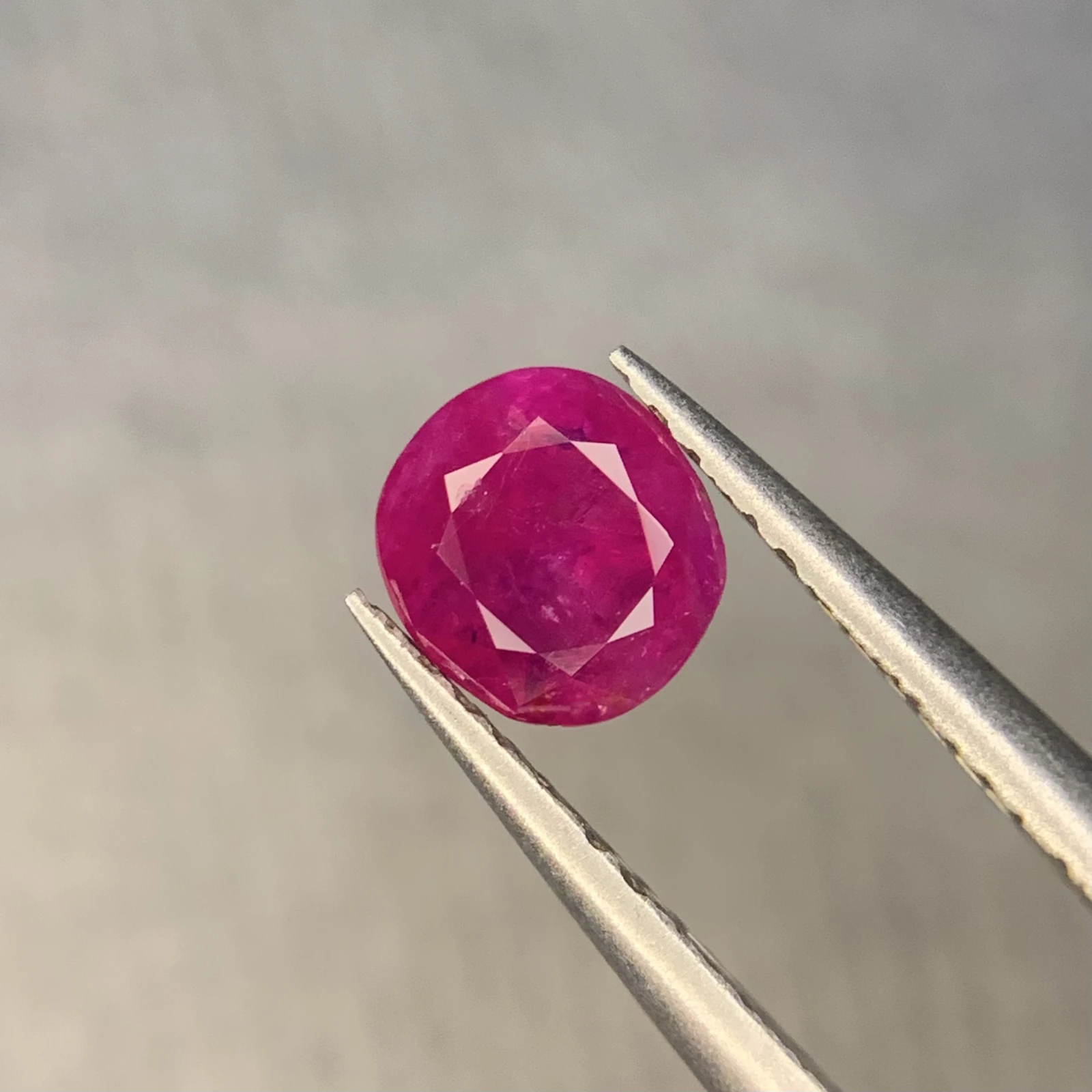 0.95ct Natural Ruby loose gemstone oval cut HGTL certified — view 2
