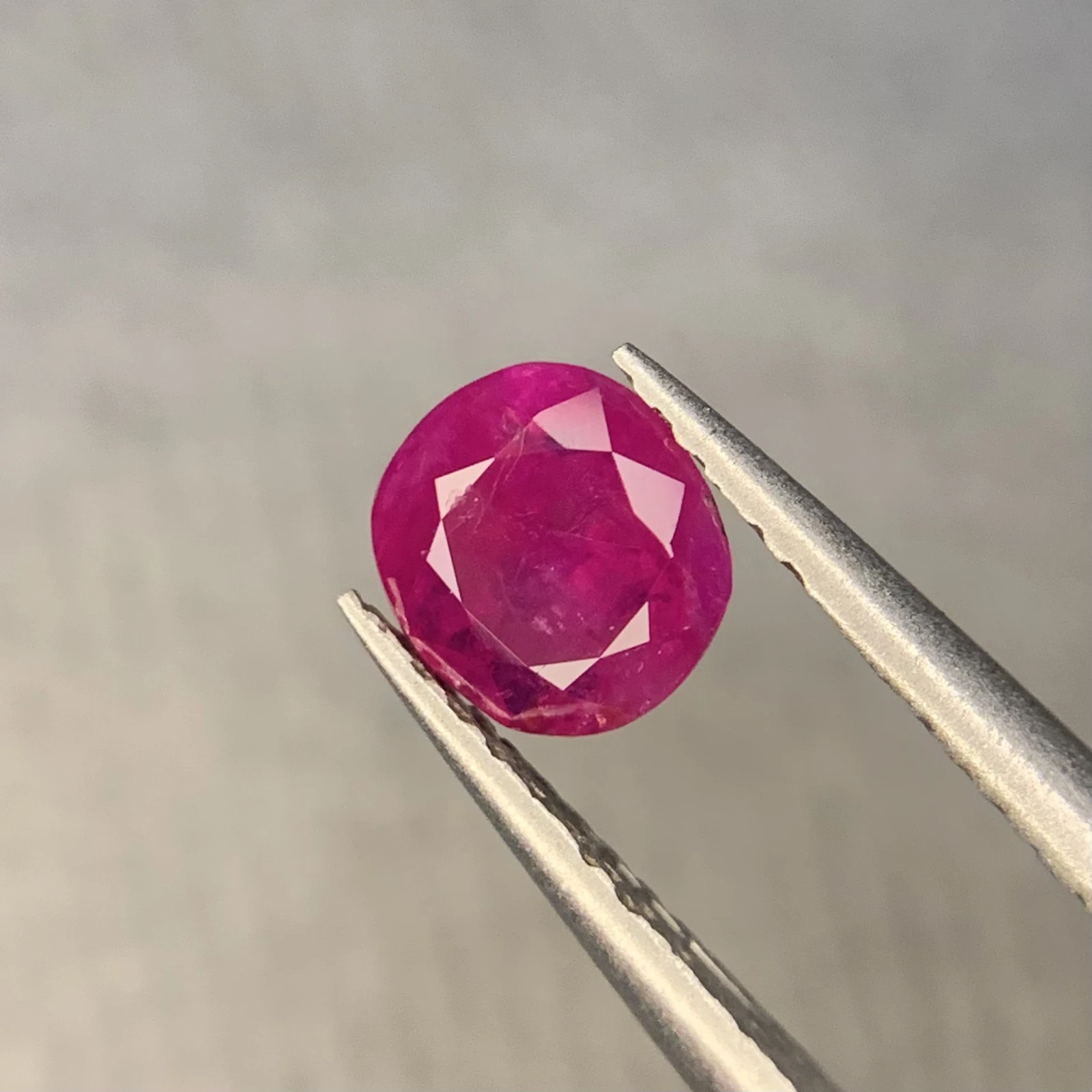 0.95ct Natural Ruby loose gemstone oval cut HGTL certified — view 3