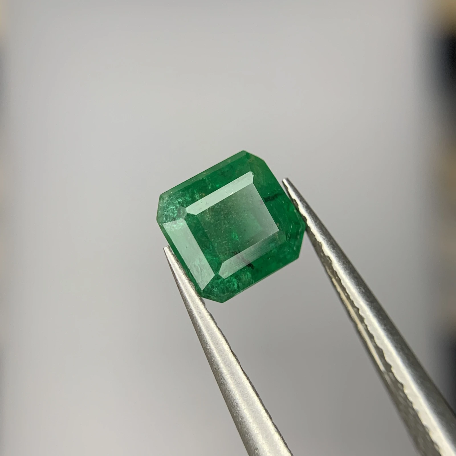 1 ct Natural Emerald loose gemstone octagon cut from Swat — view 2