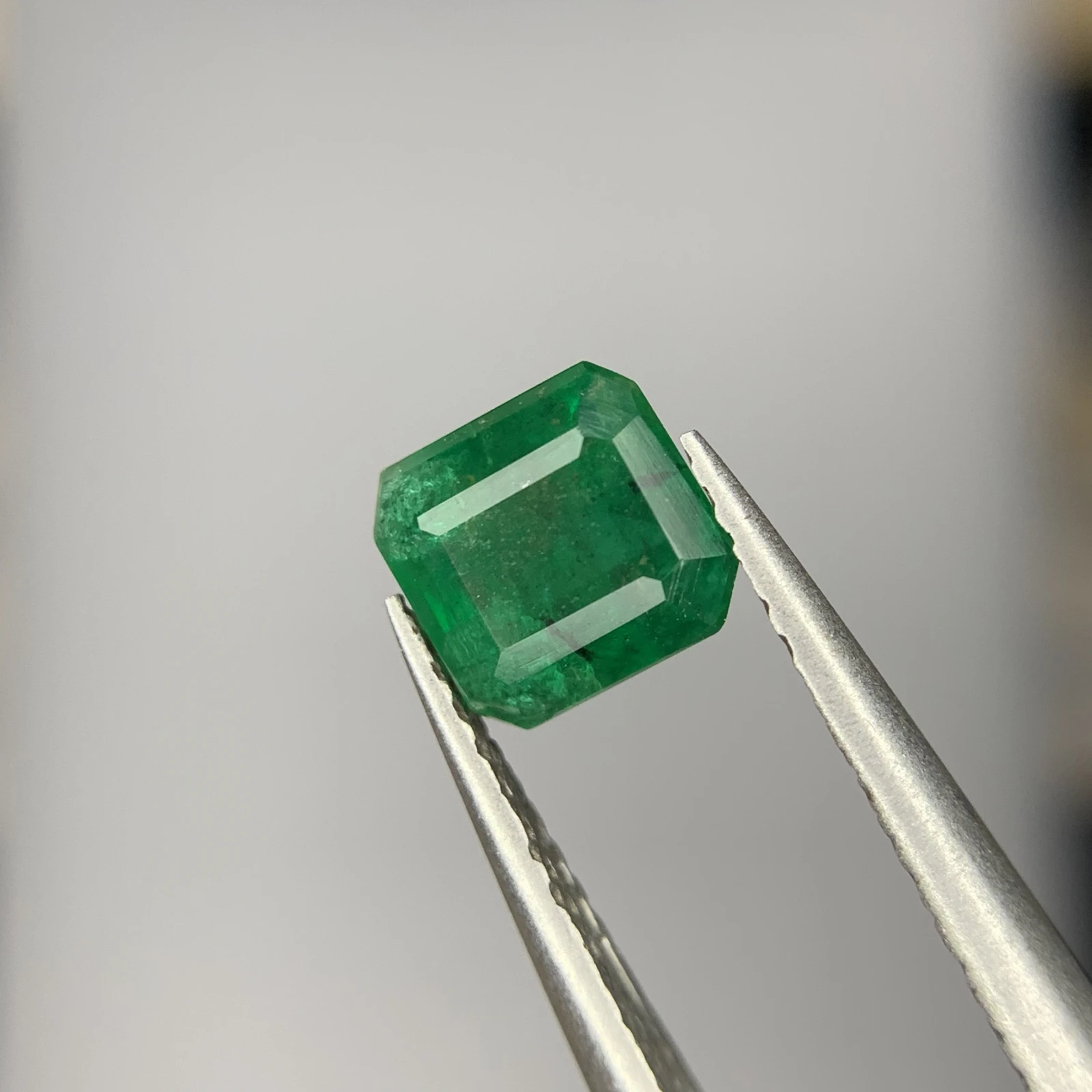 1 ct Natural Emerald loose gemstone octagon cut from Swat — view 3