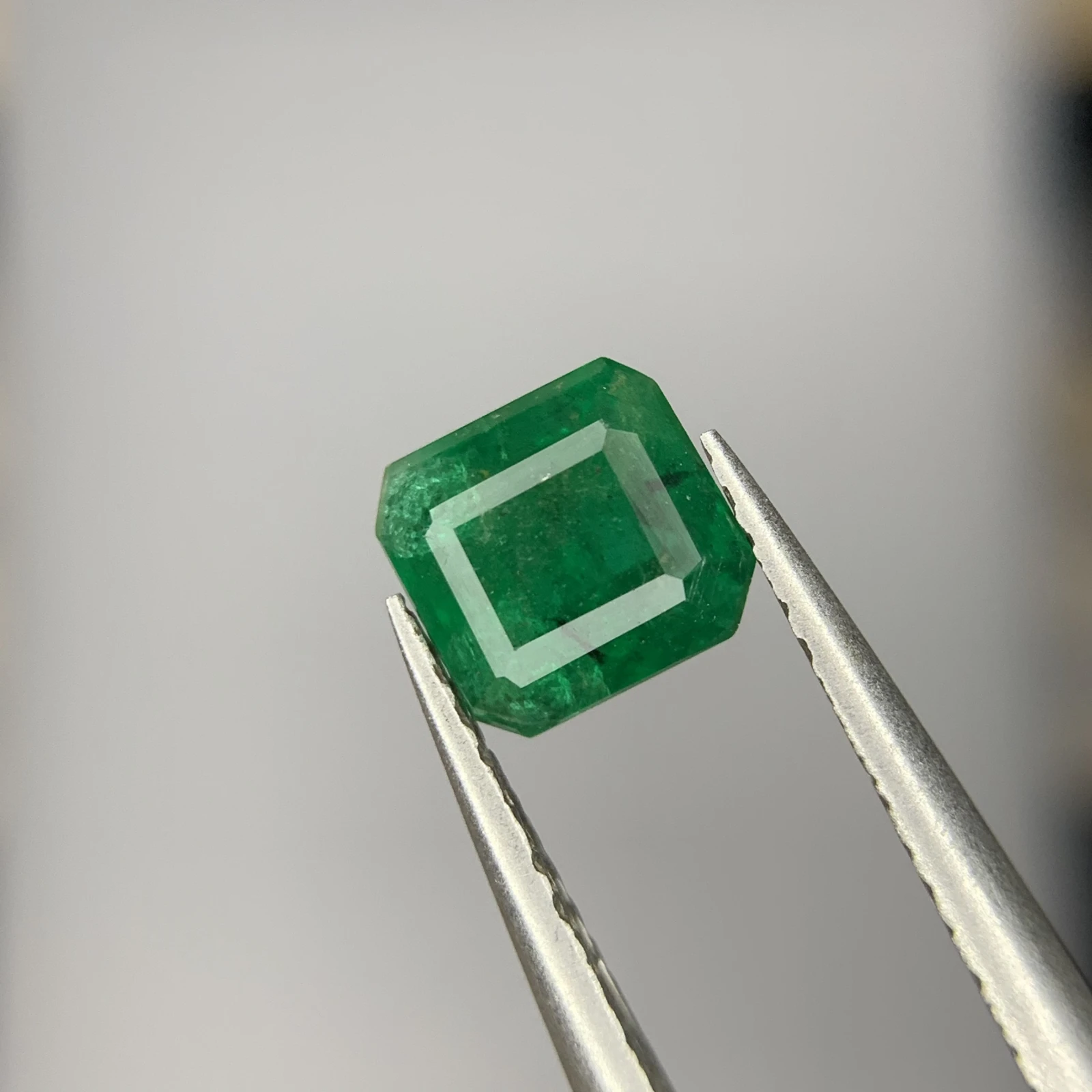 1 ct Natural Emerald loose gemstone octagon cut from Swat — view 4