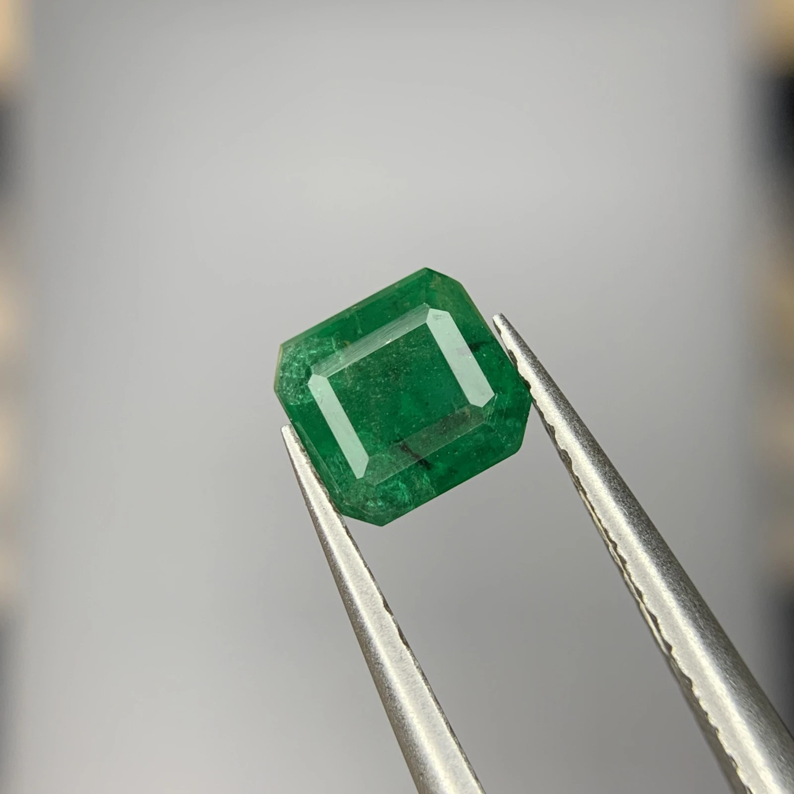 1 ct Natural Emerald loose gemstone octagon cut from Swat — view 8