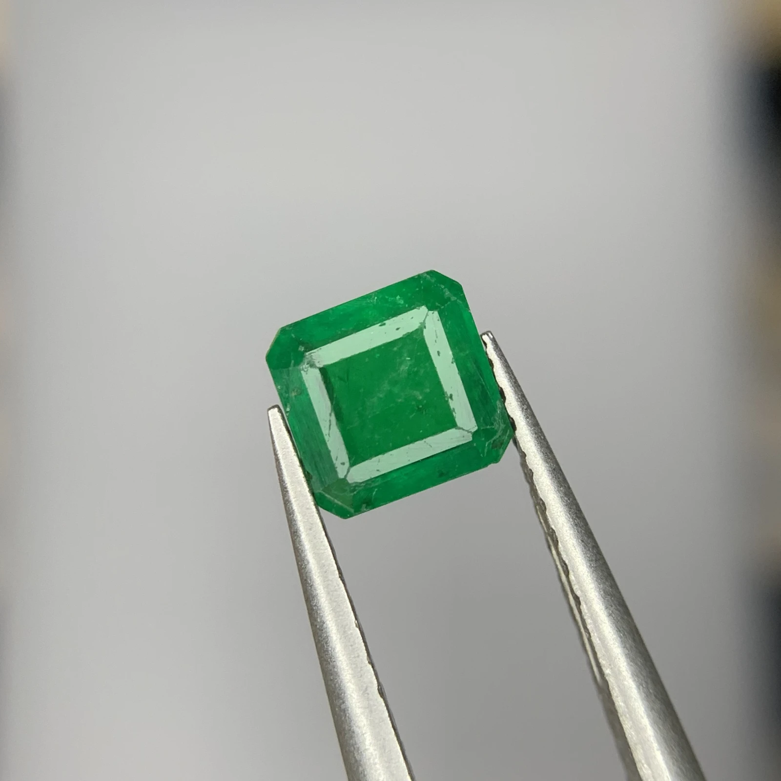 0.60 ct Natural Emerald loose gemstone octagon shape — view 1