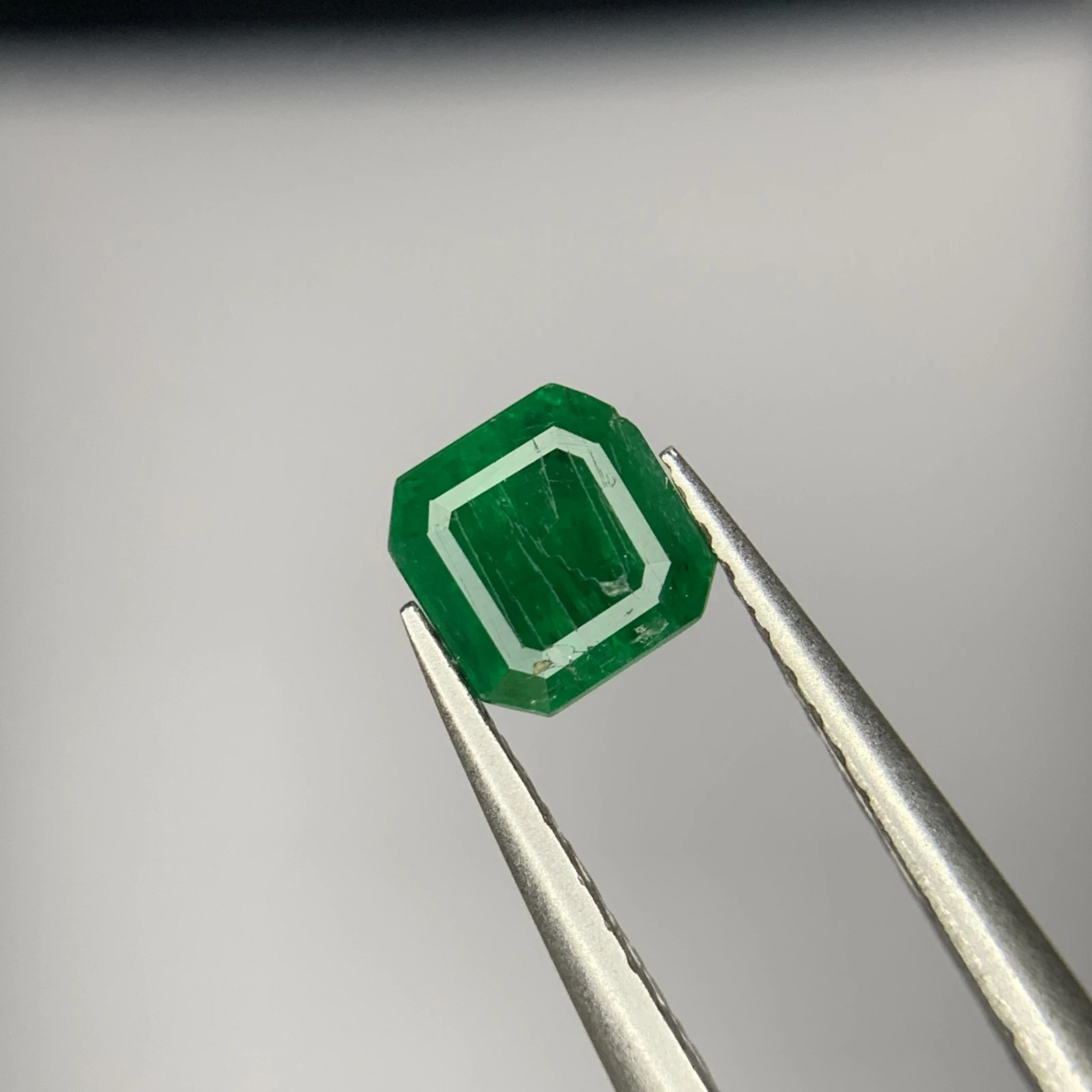 0.75 ct Natural Emerald loose gemstone from swat Pakistan — view 1