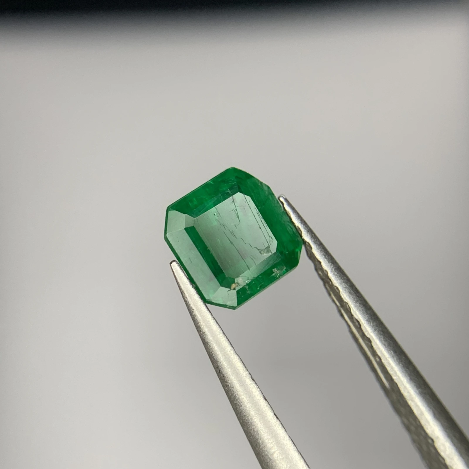 0.75 ct Natural Emerald loose gemstone from swat Pakistan — view 2